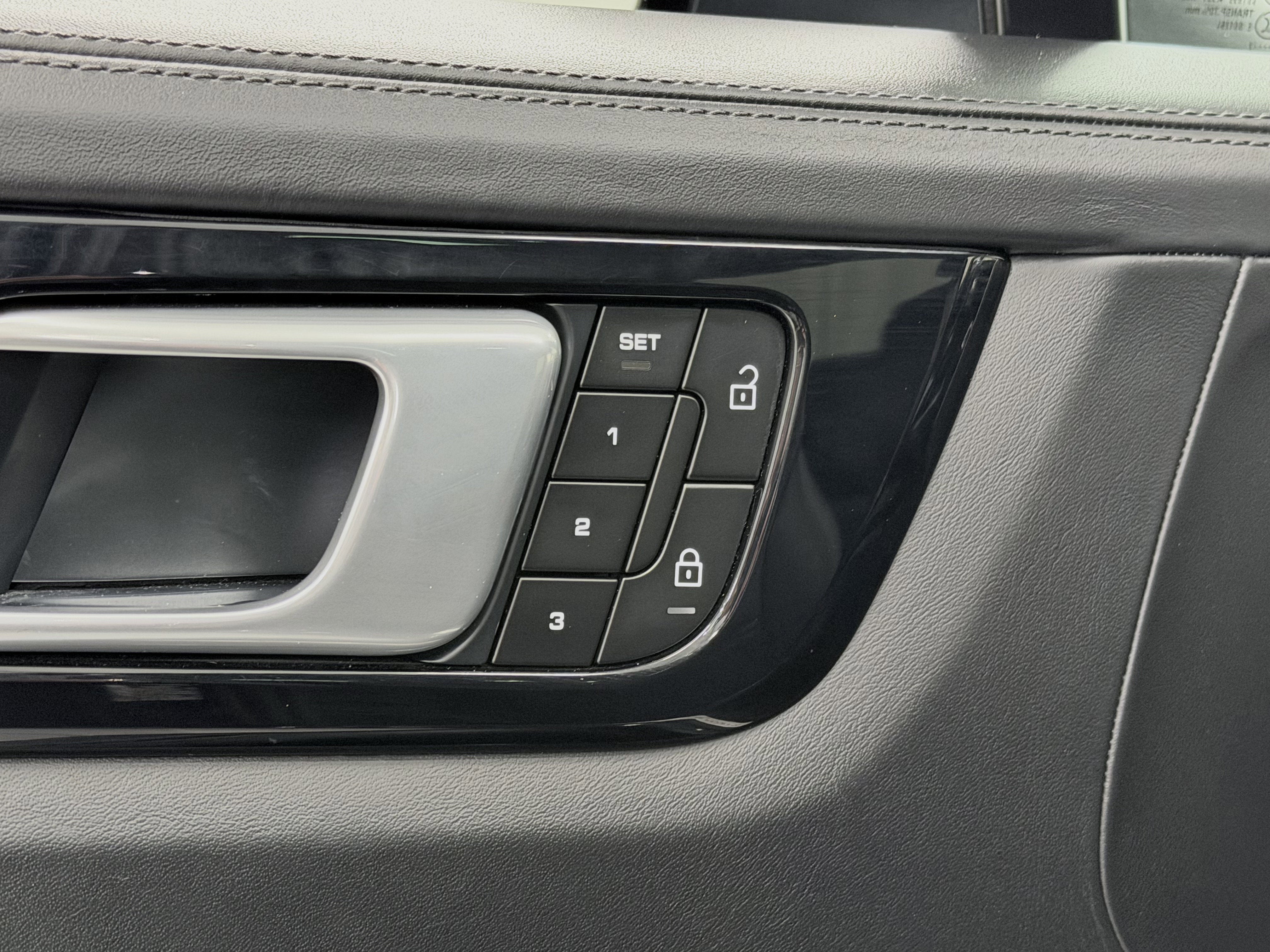 2022 Porsche Cayenne Platinum Edition