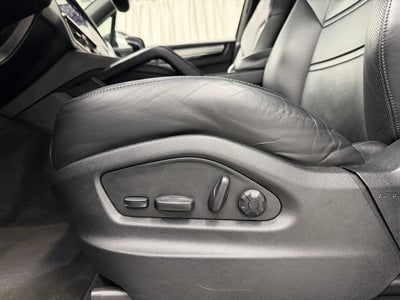 2022 Porsche Cayenne Platinum Edition