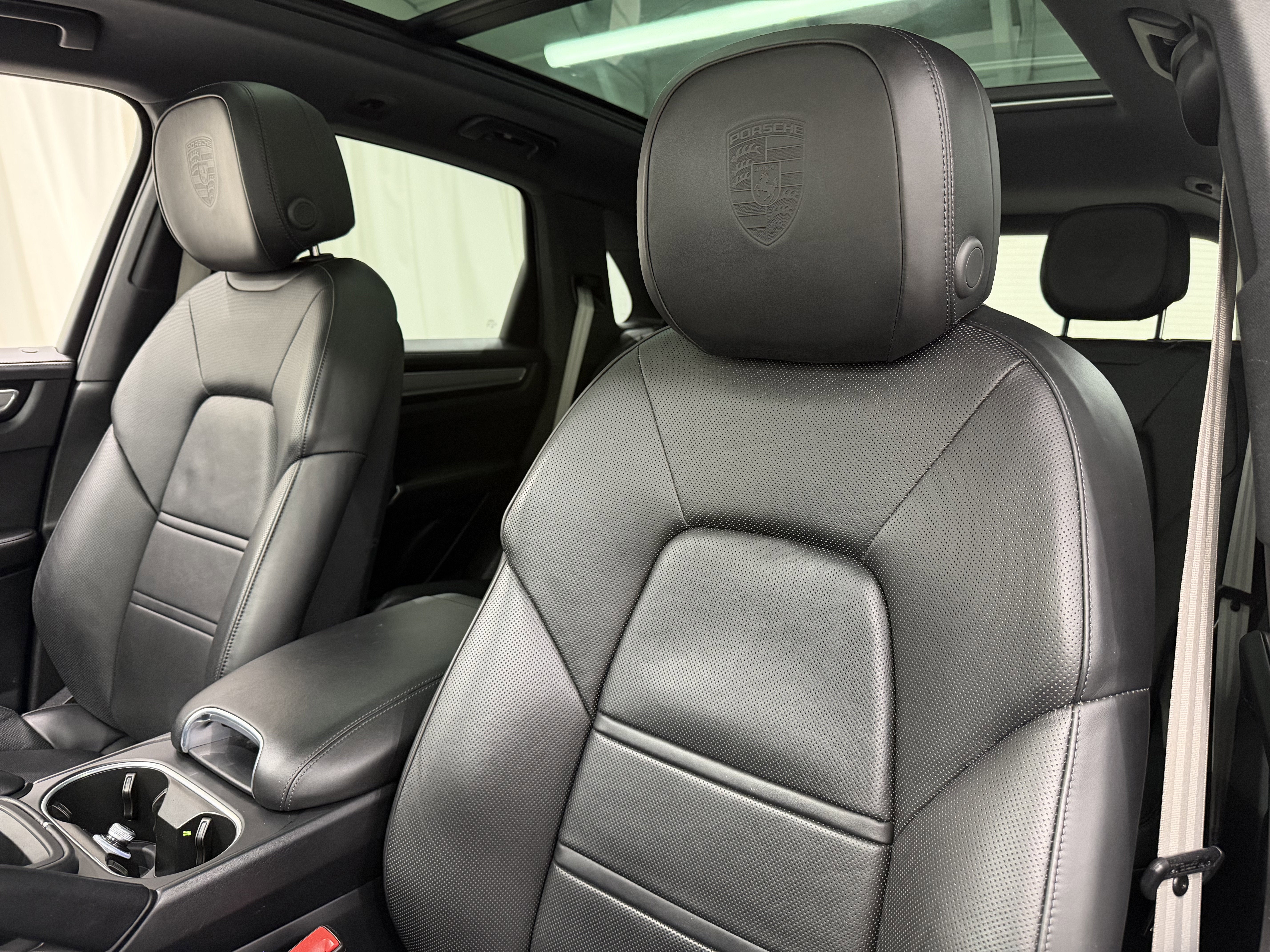 2022 Porsche Cayenne Platinum Edition