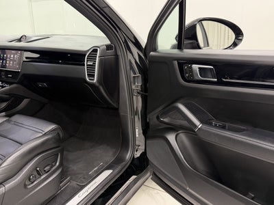 2023 Porsche Cayenne Base