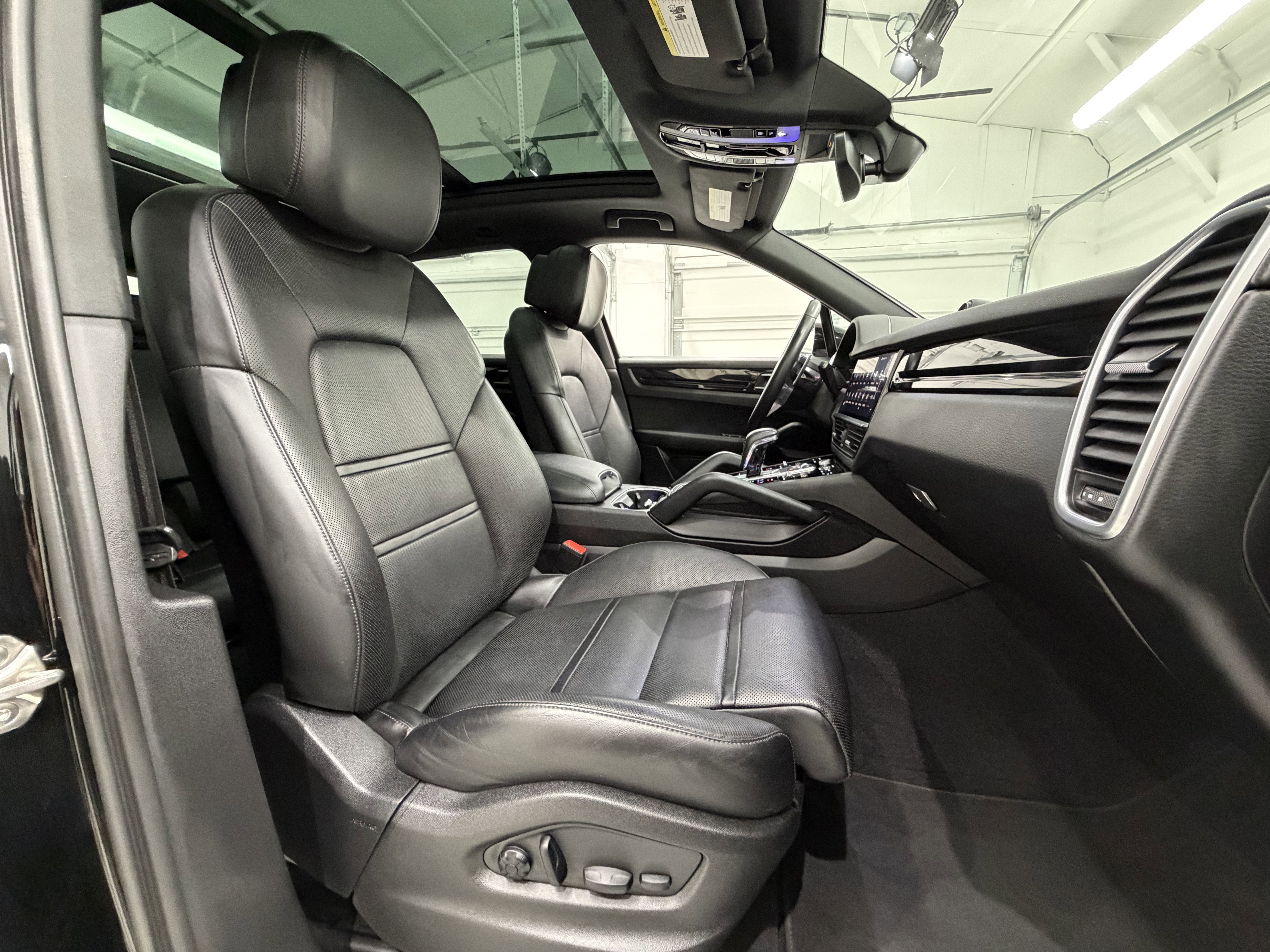 2023 Porsche Cayenne Base