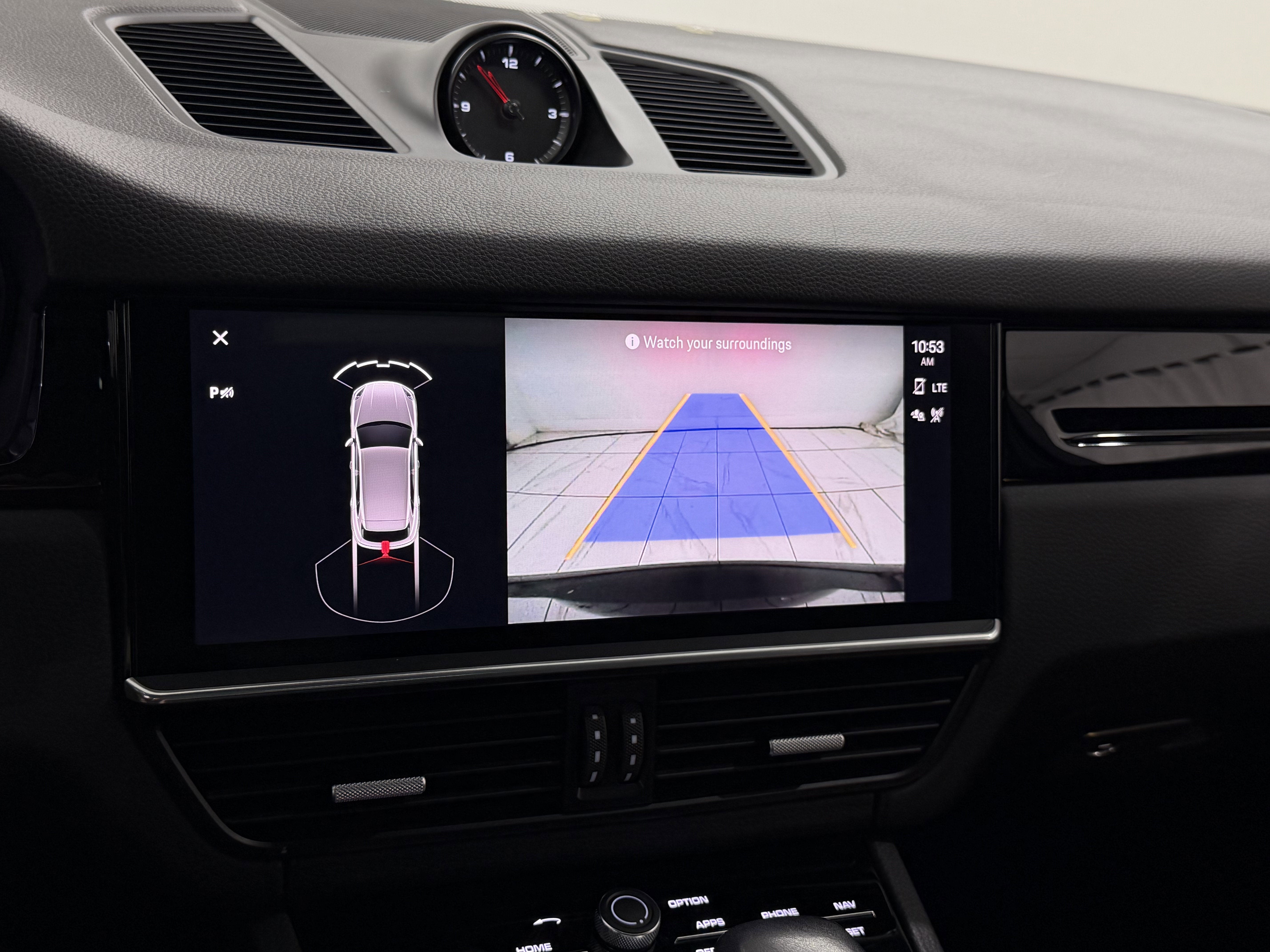 2023 Porsche Cayenne Base