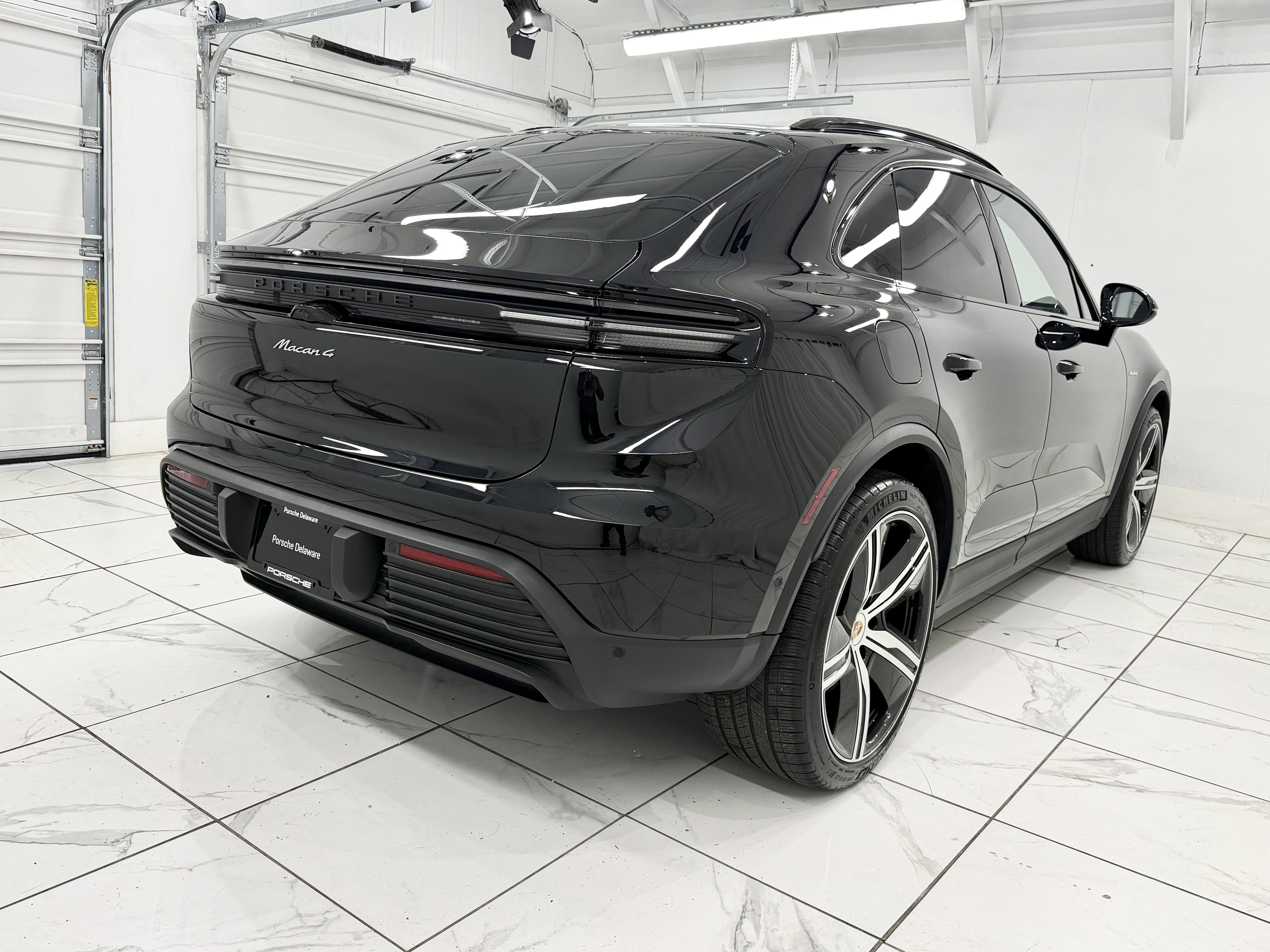 2025 Porsche Macan Electric 4