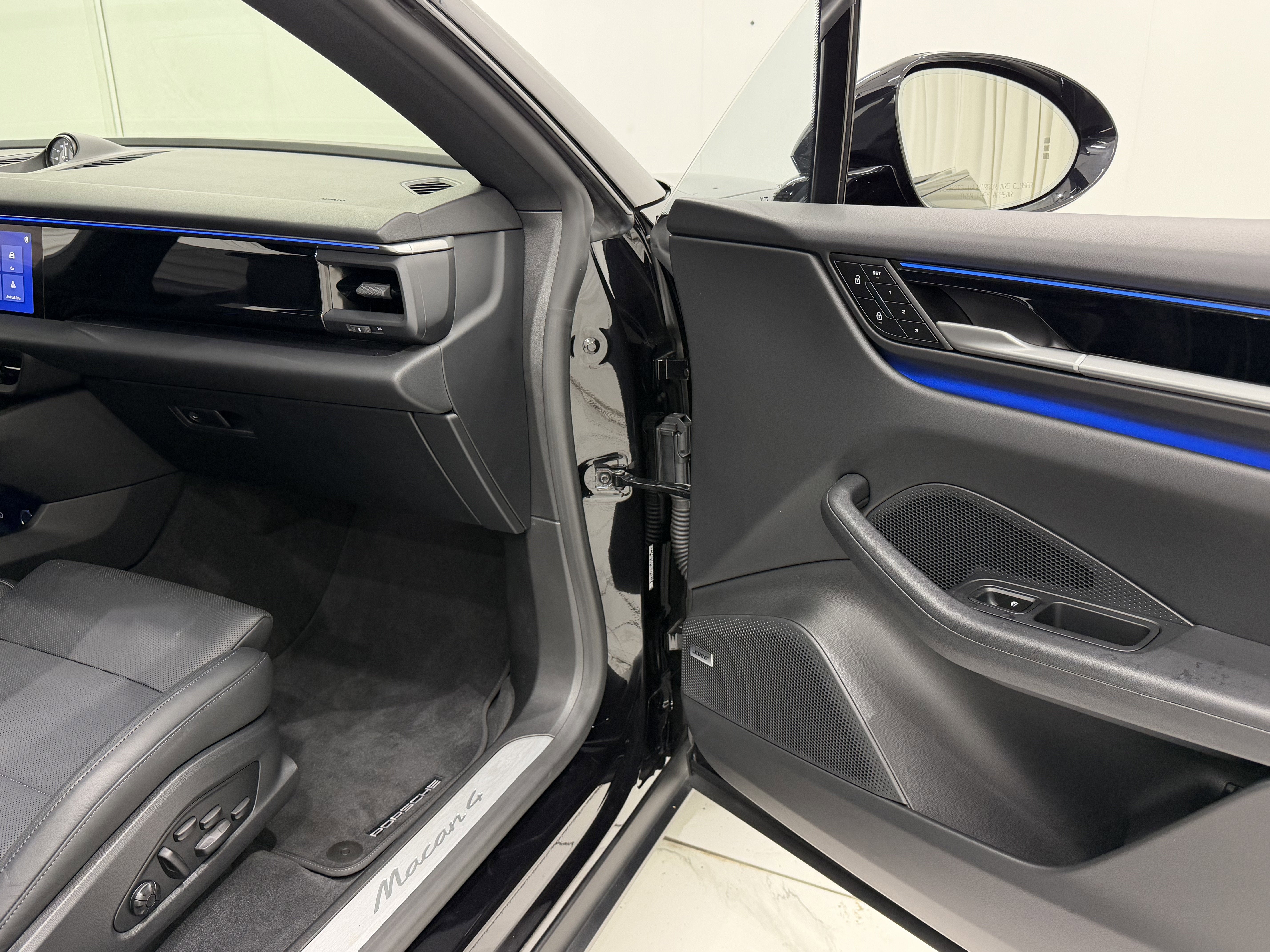 2025 Porsche Macan Electric 4