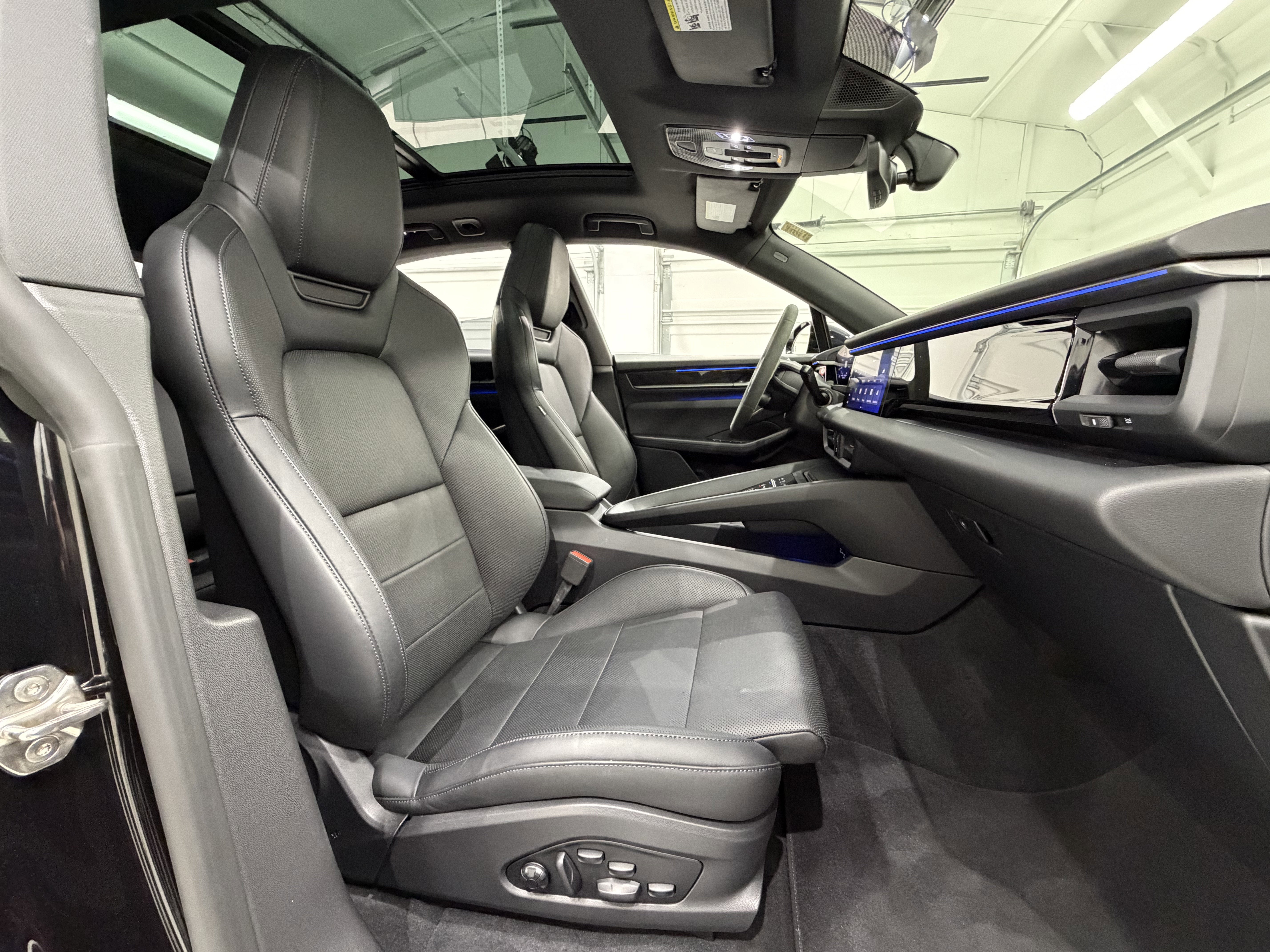 2025 Porsche Macan Electric 4