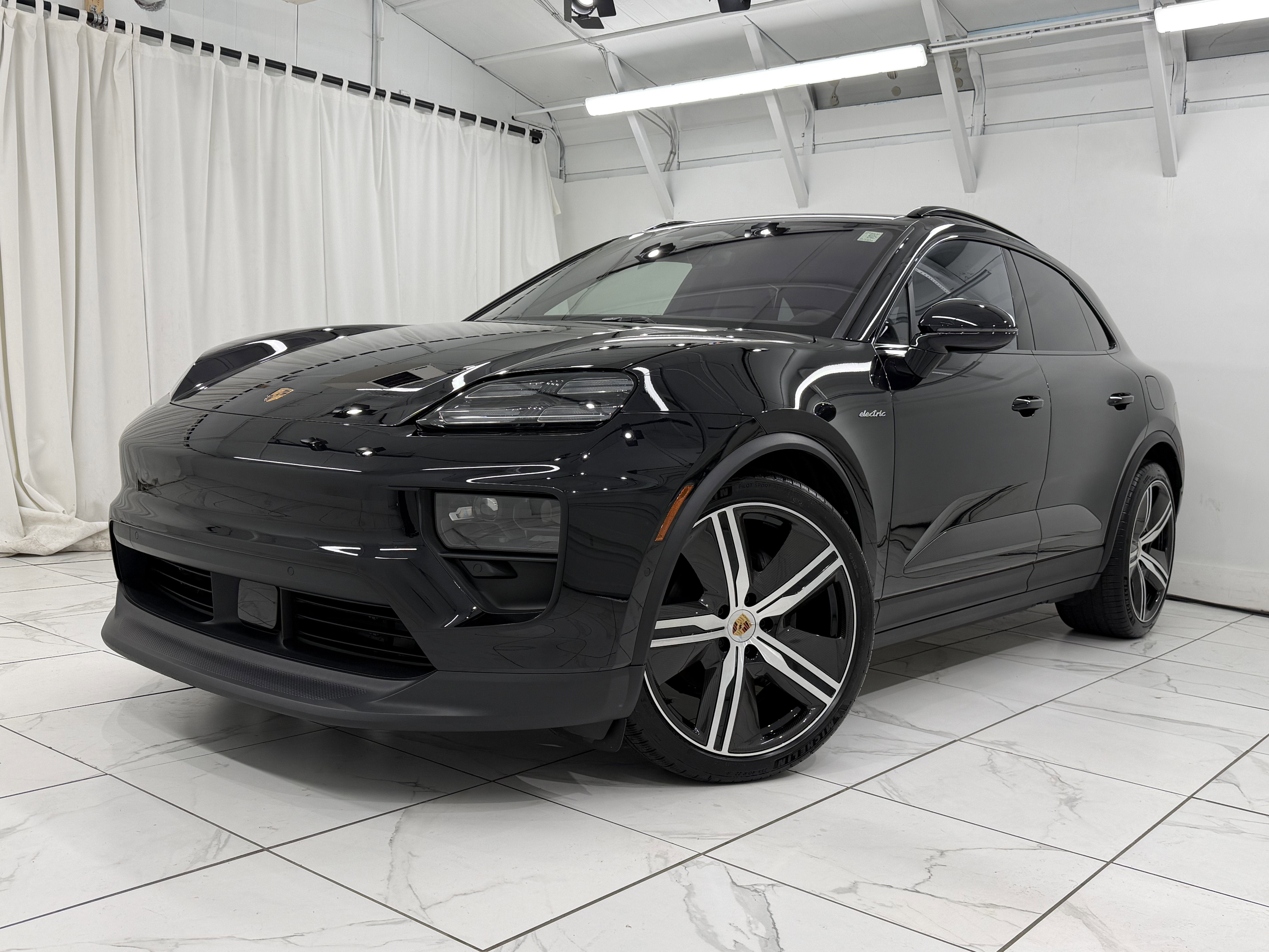 2025 Porsche Macan Electric 4