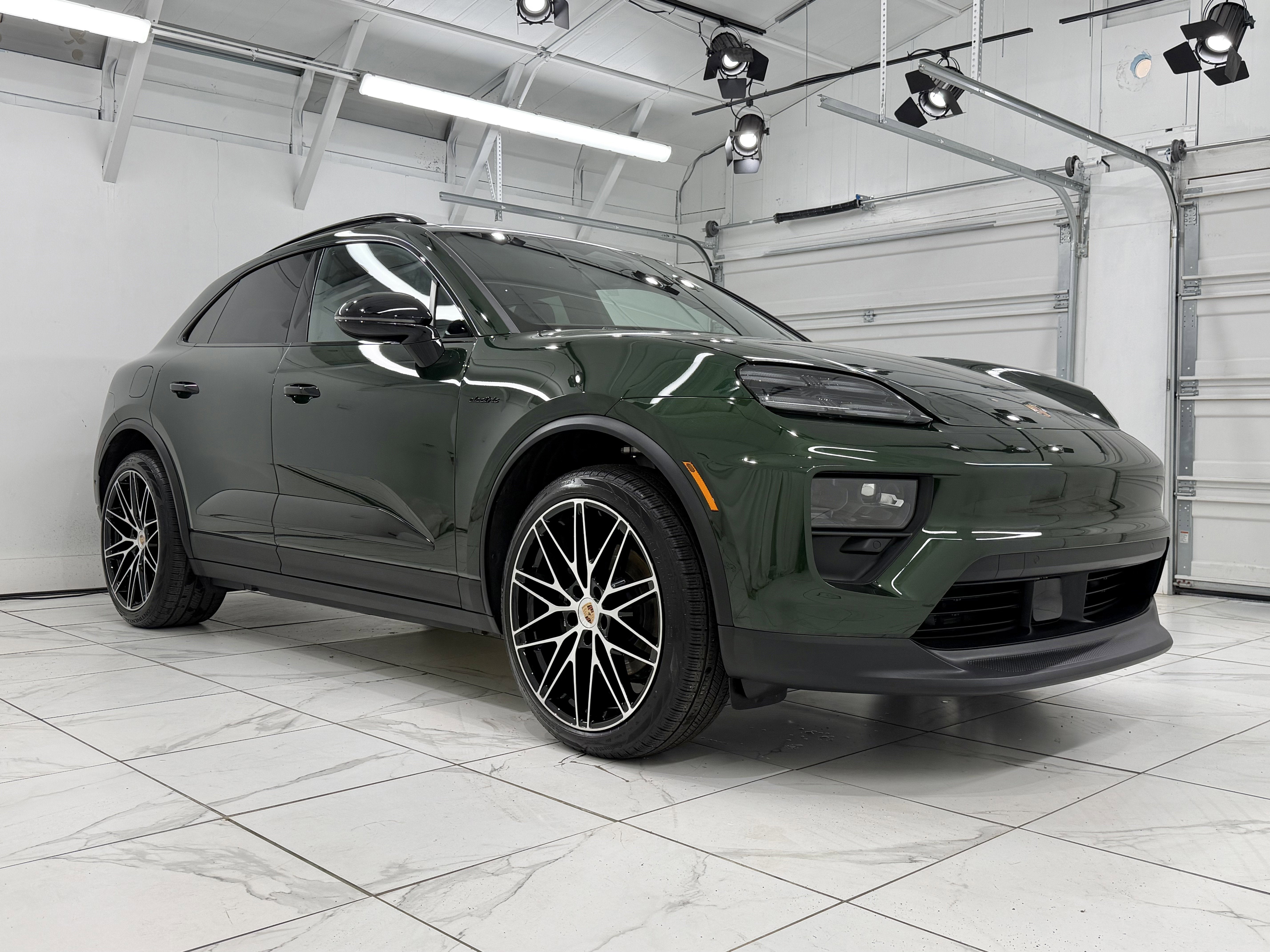 2025 Porsche Macan Electric 4