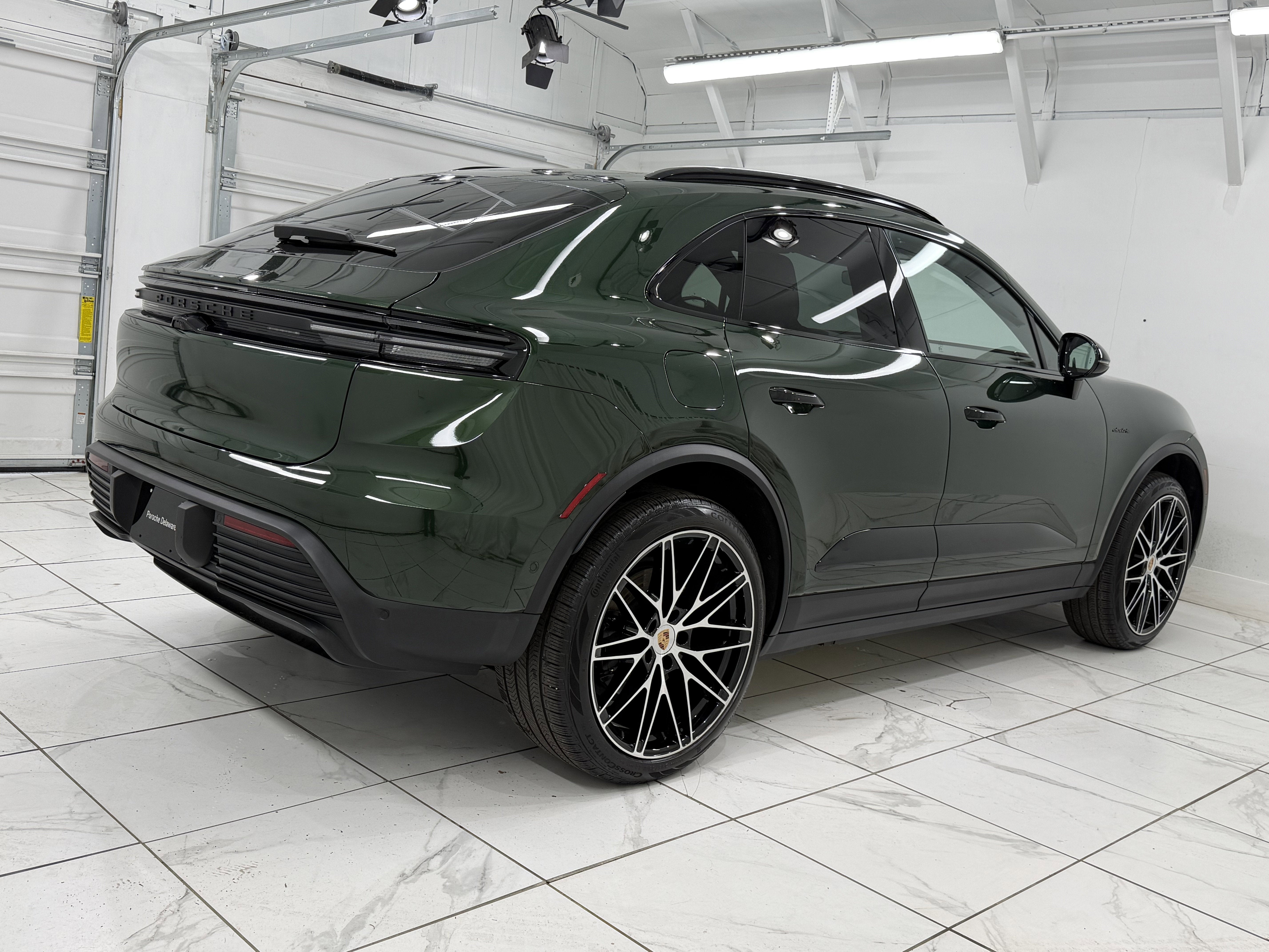 2025 Porsche Macan Electric 4