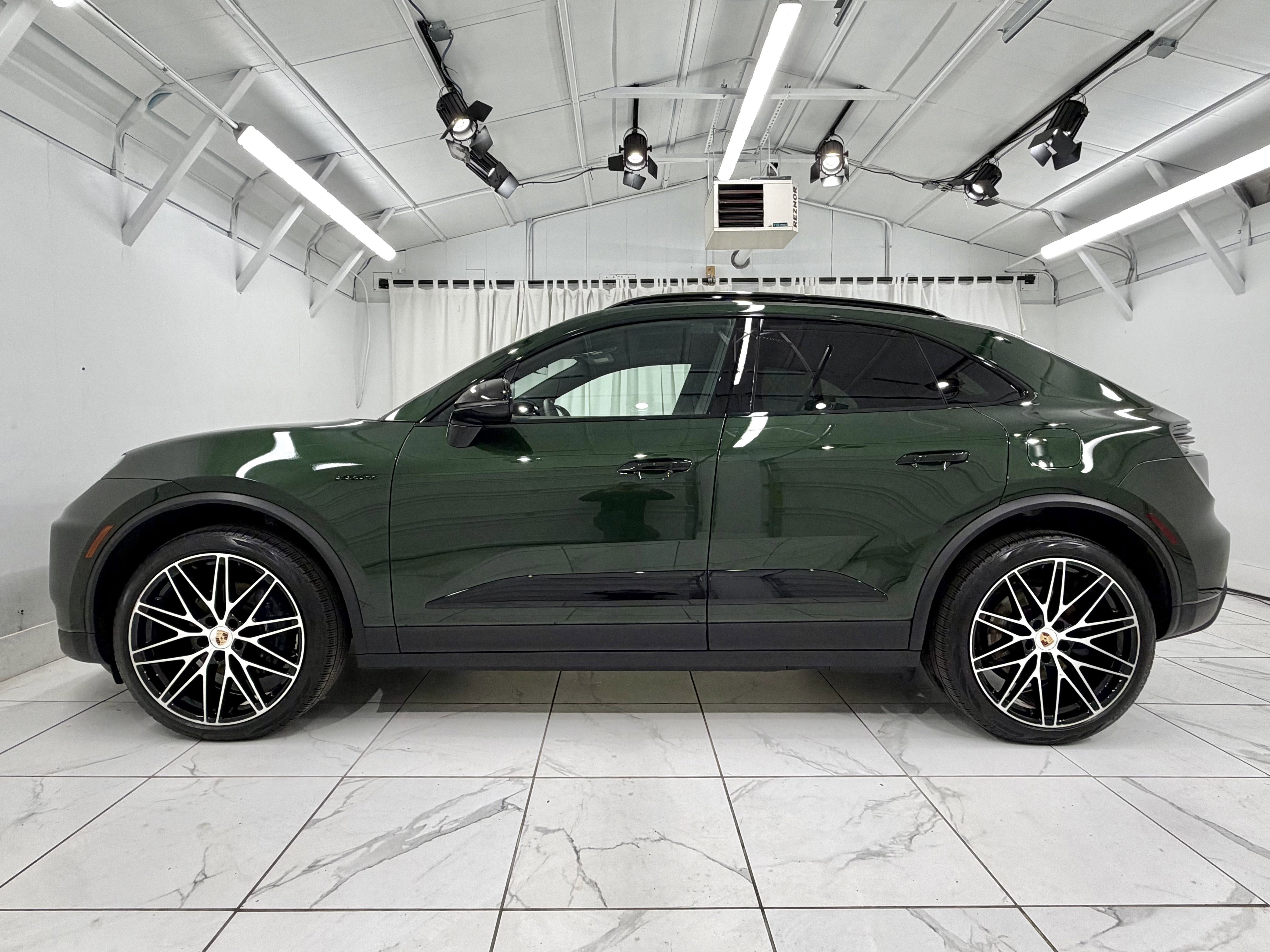 2025 Porsche Macan Electric 4