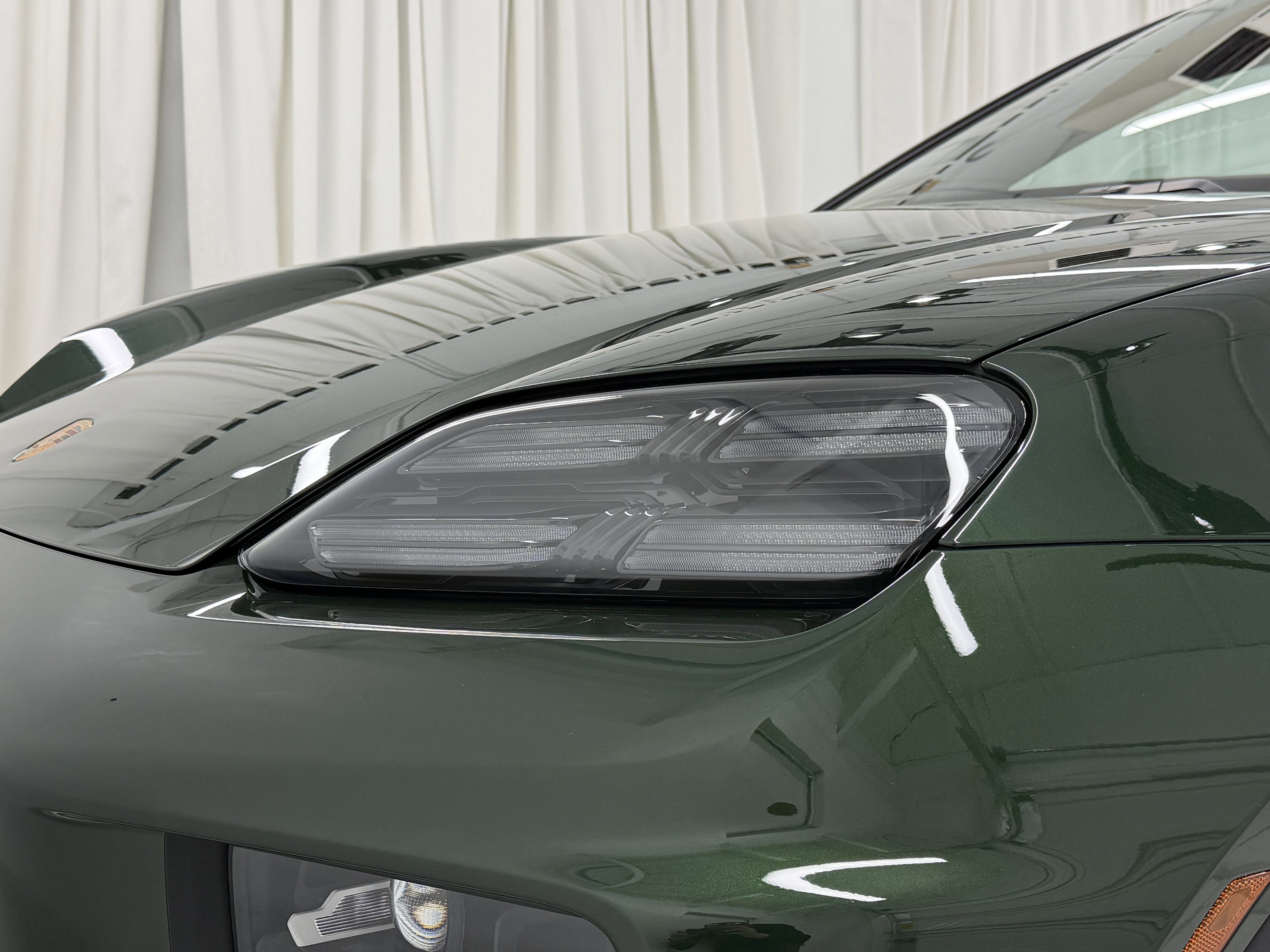 2025 Porsche Macan Electric 4