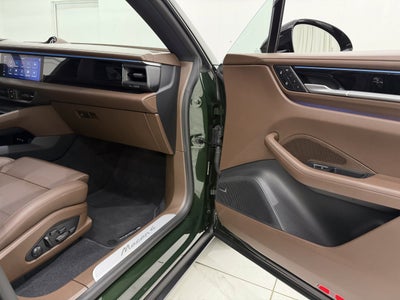 2025 Porsche Macan Electric 4