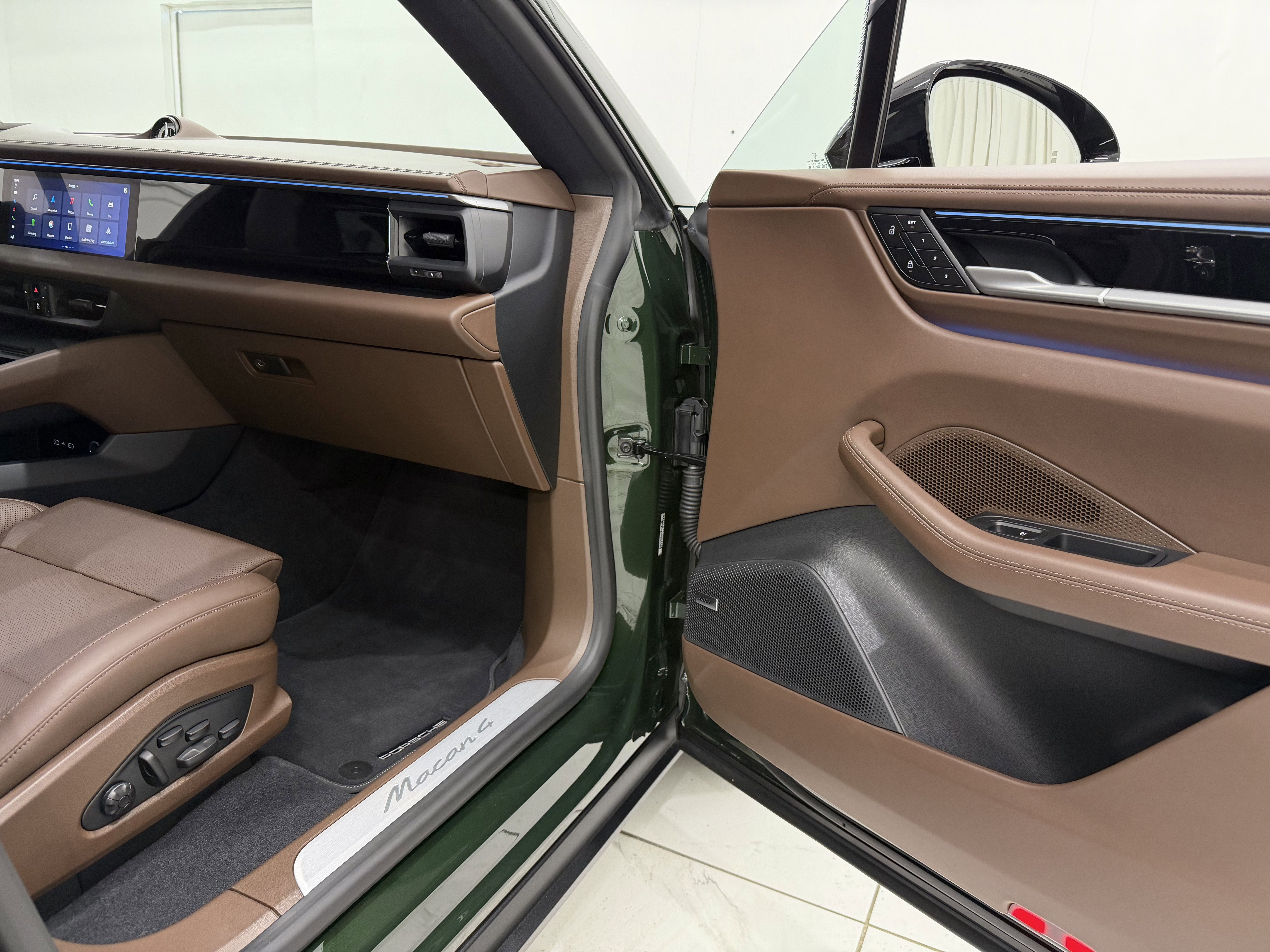 2025 Porsche Macan Electric 4