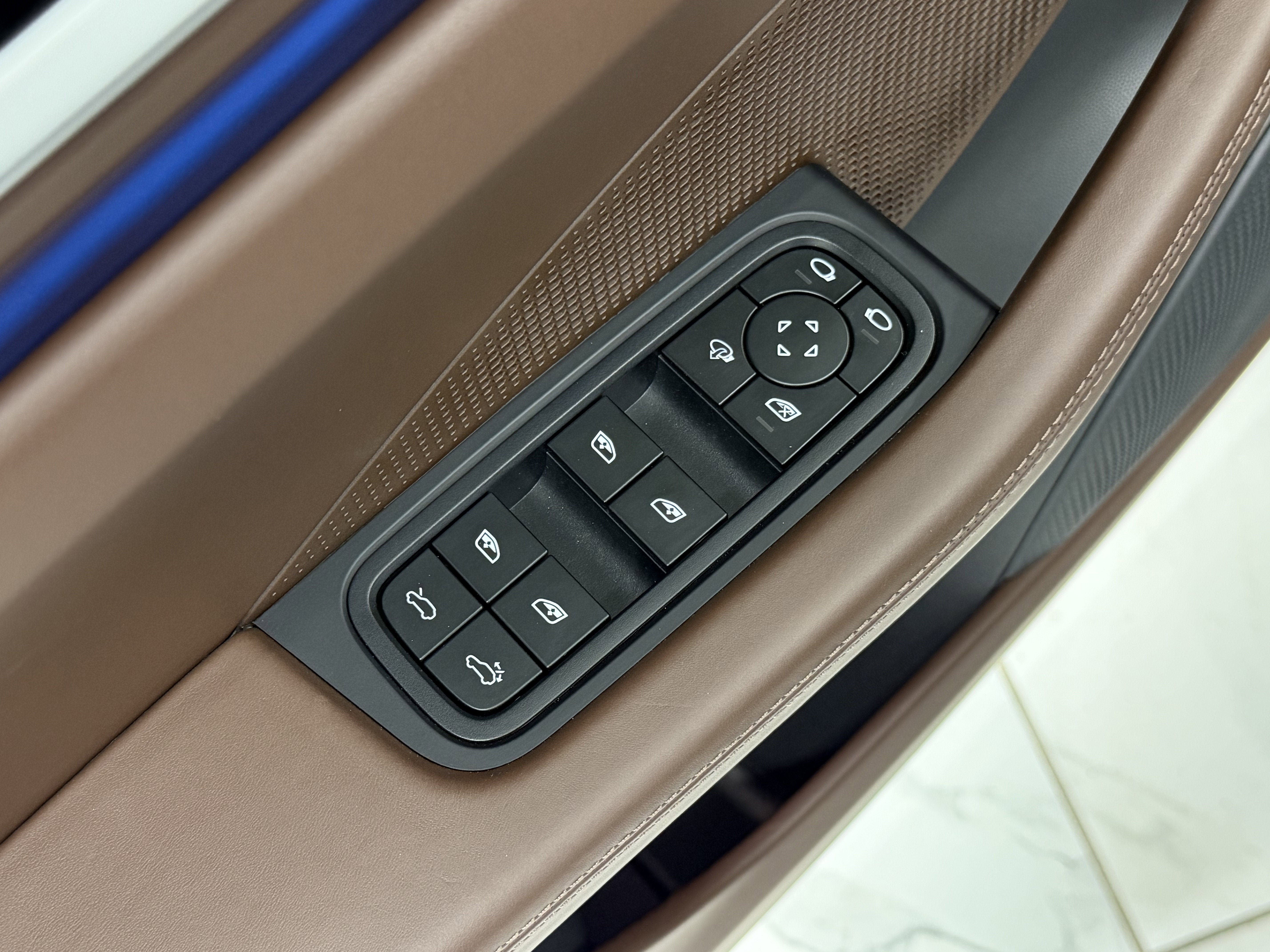 2025 Porsche Macan Electric 4