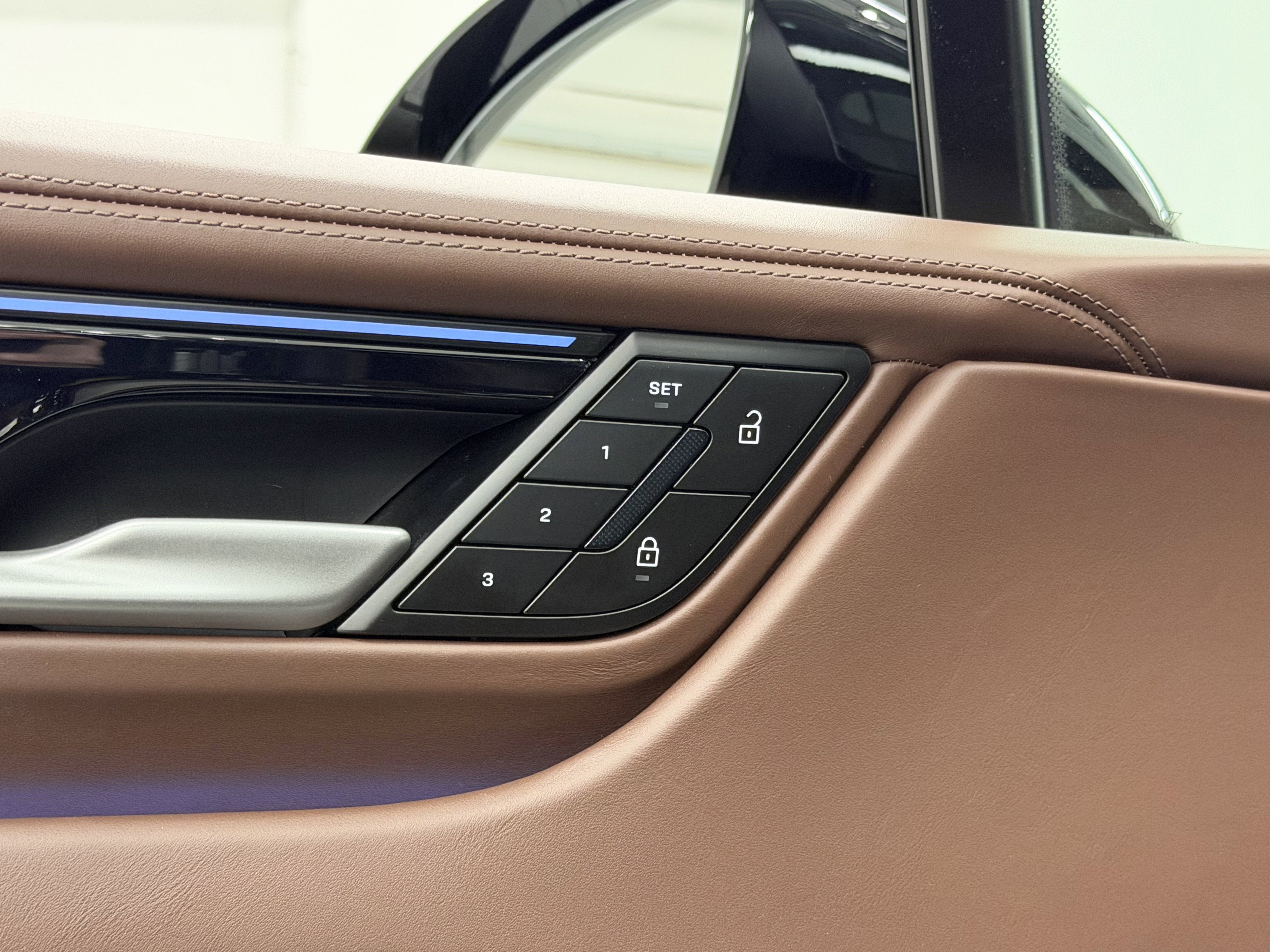 2025 Porsche Macan Electric 4