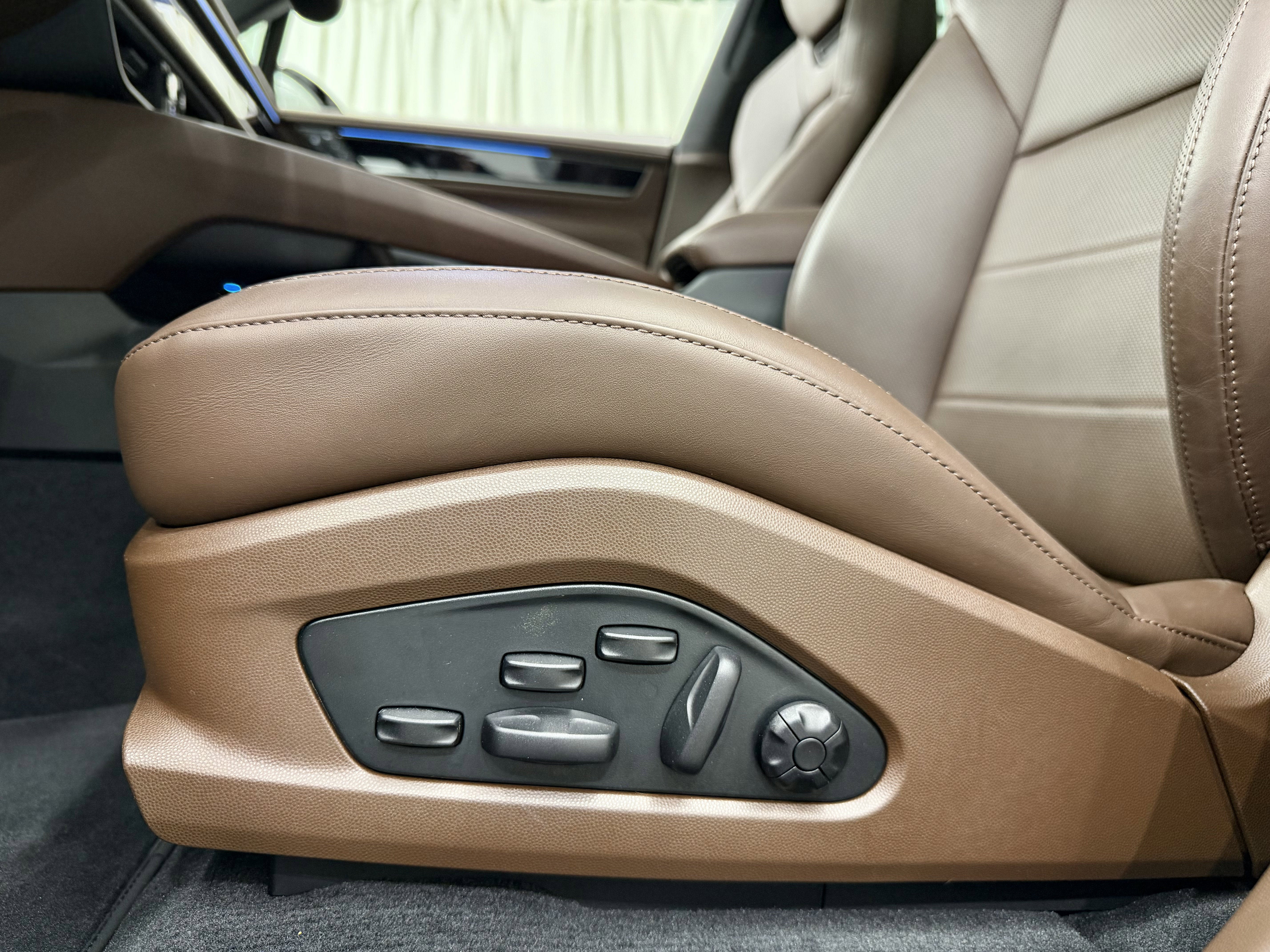 2025 Porsche Macan Electric 4