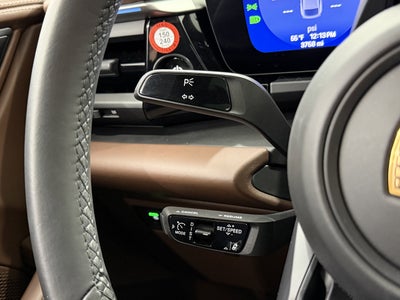 2025 Porsche Macan Electric 4