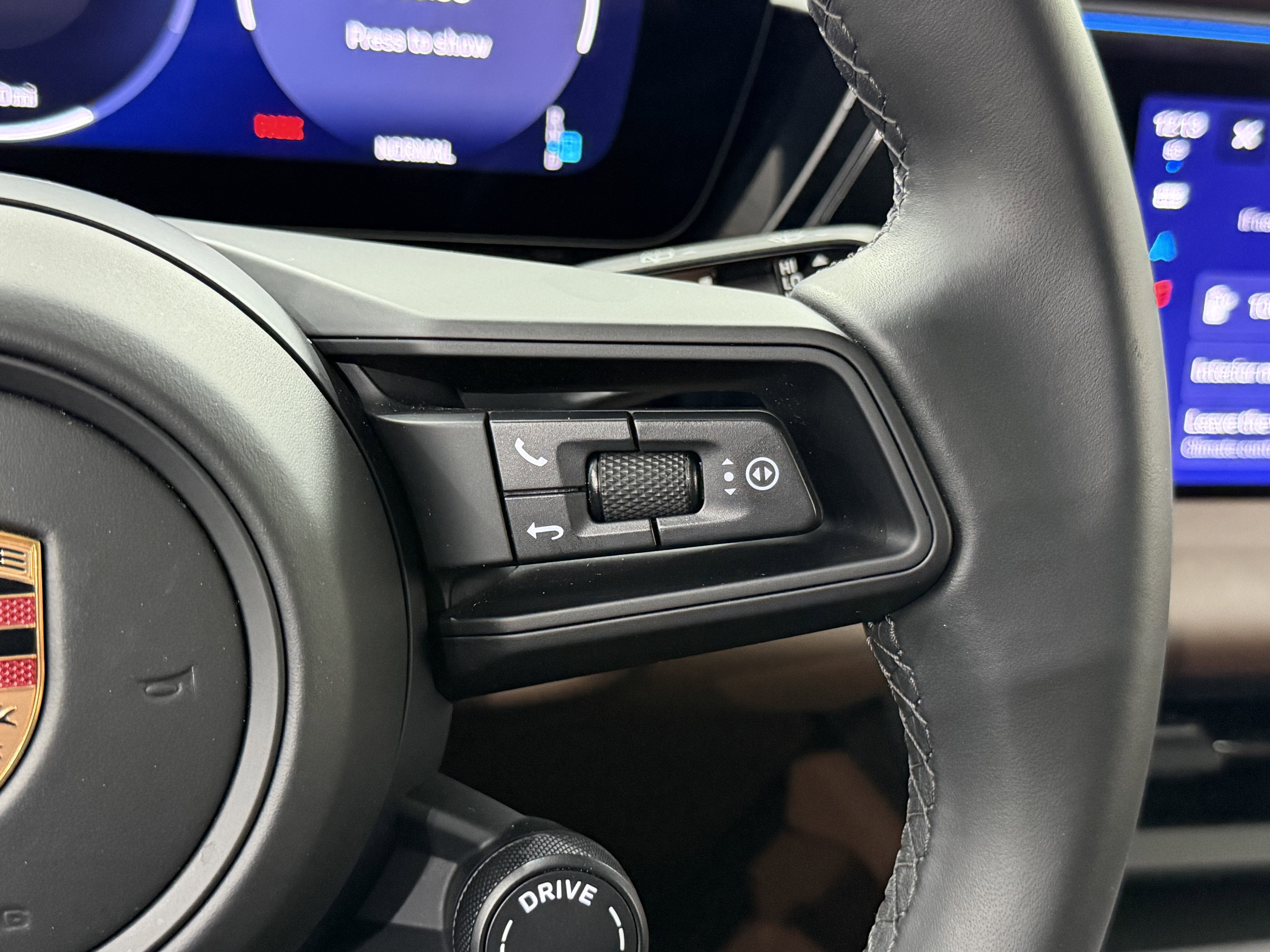 2025 Porsche Macan Electric 4