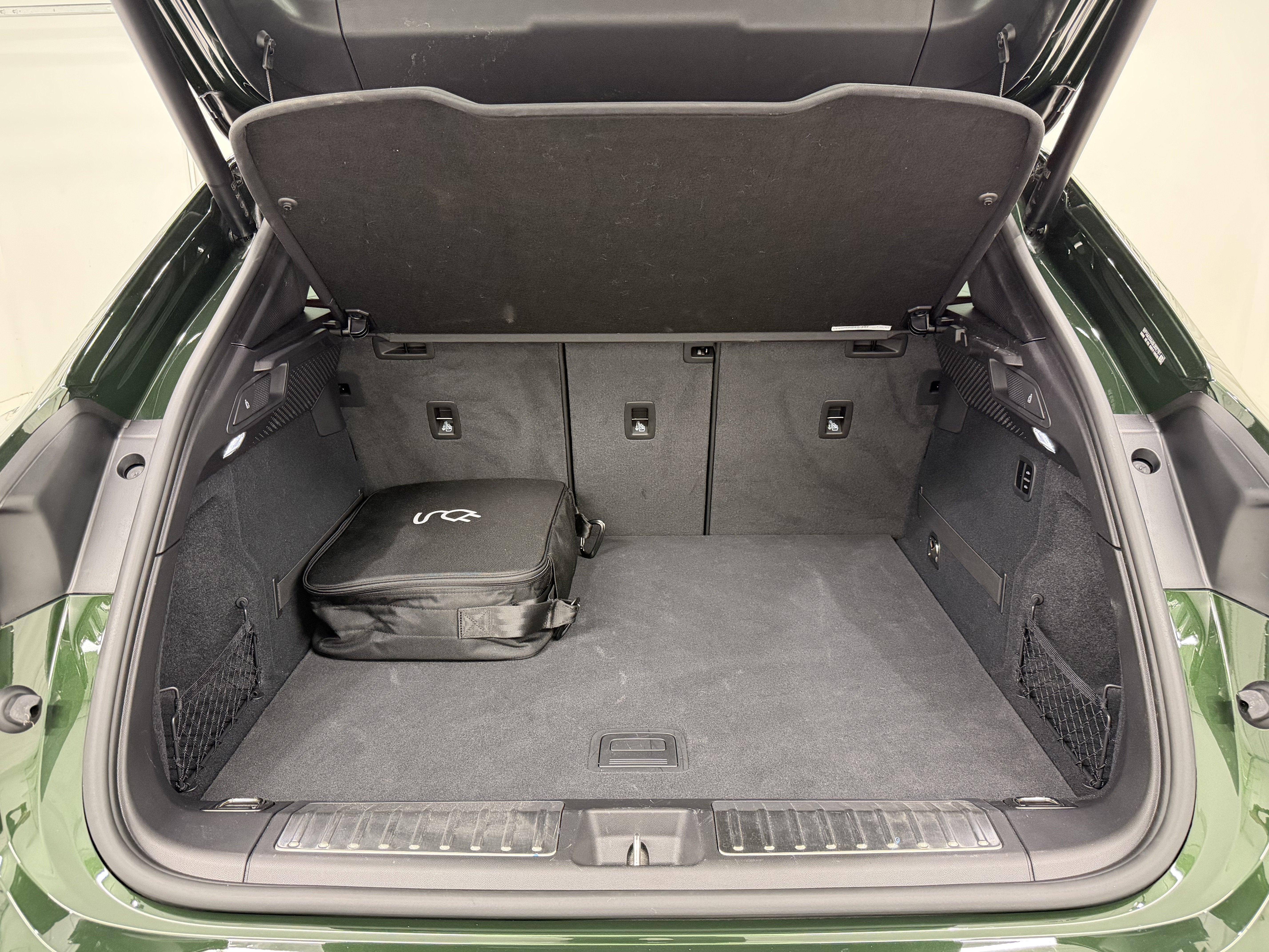 2025 Porsche Macan Electric 4