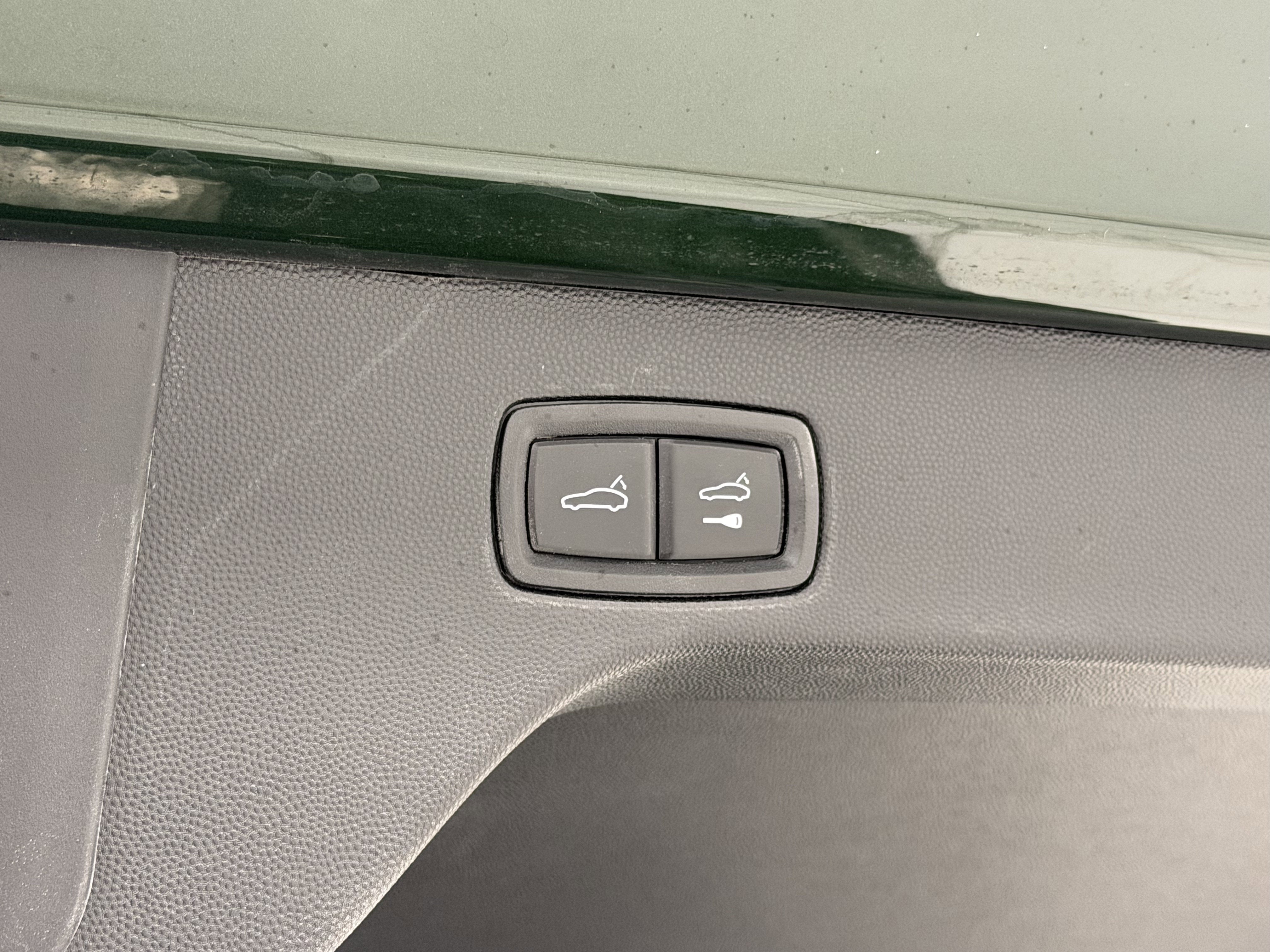 2025 Porsche Macan Electric 4