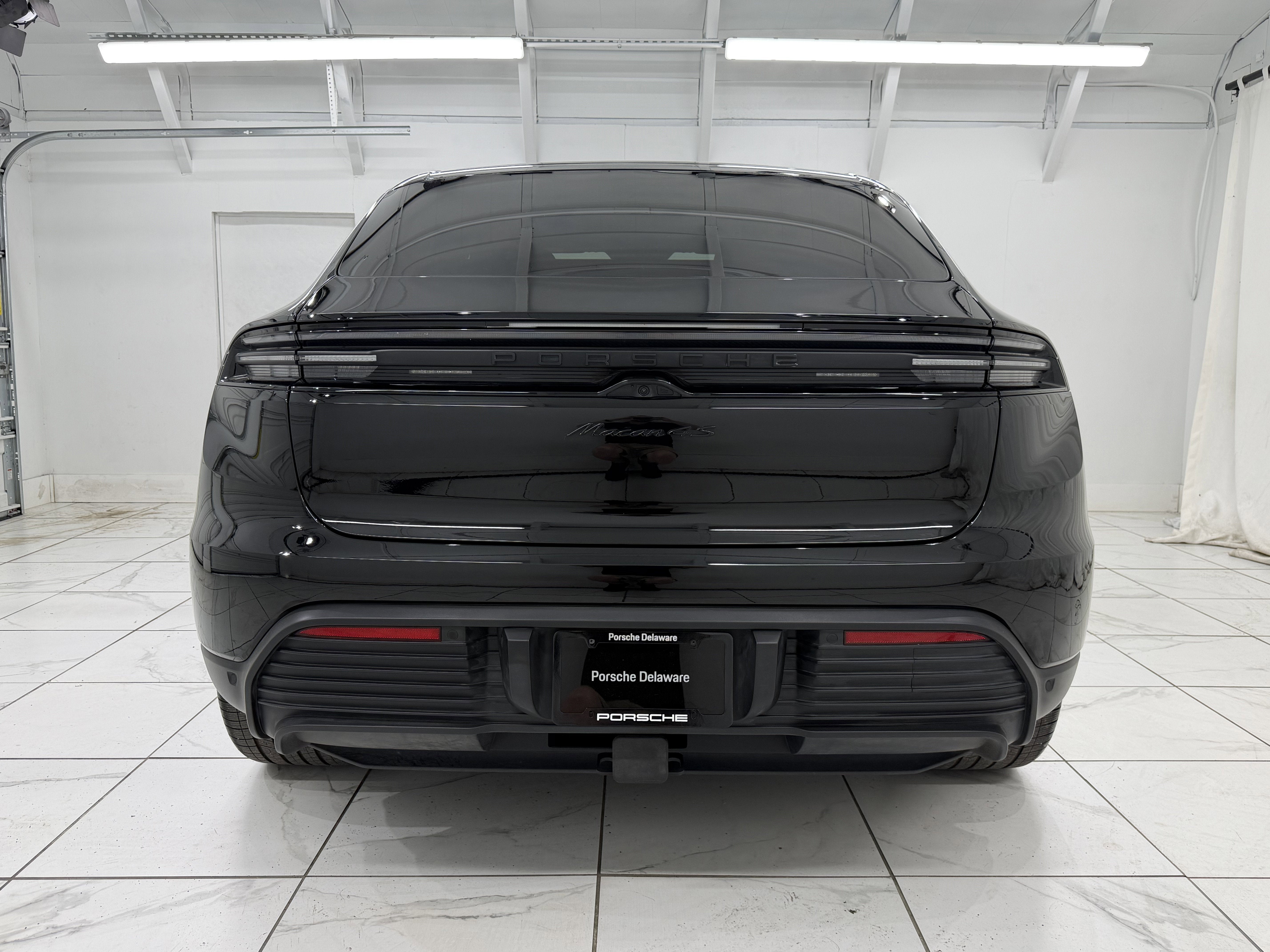 2025 Porsche Macan Electric 4S