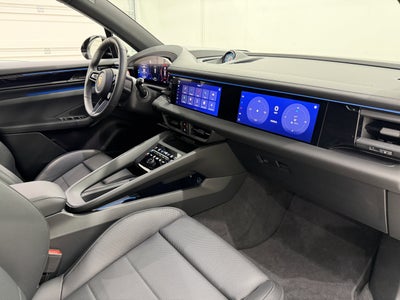 2025 Porsche Macan Electric 4S