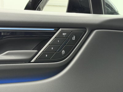2025 Porsche Macan Electric 4S