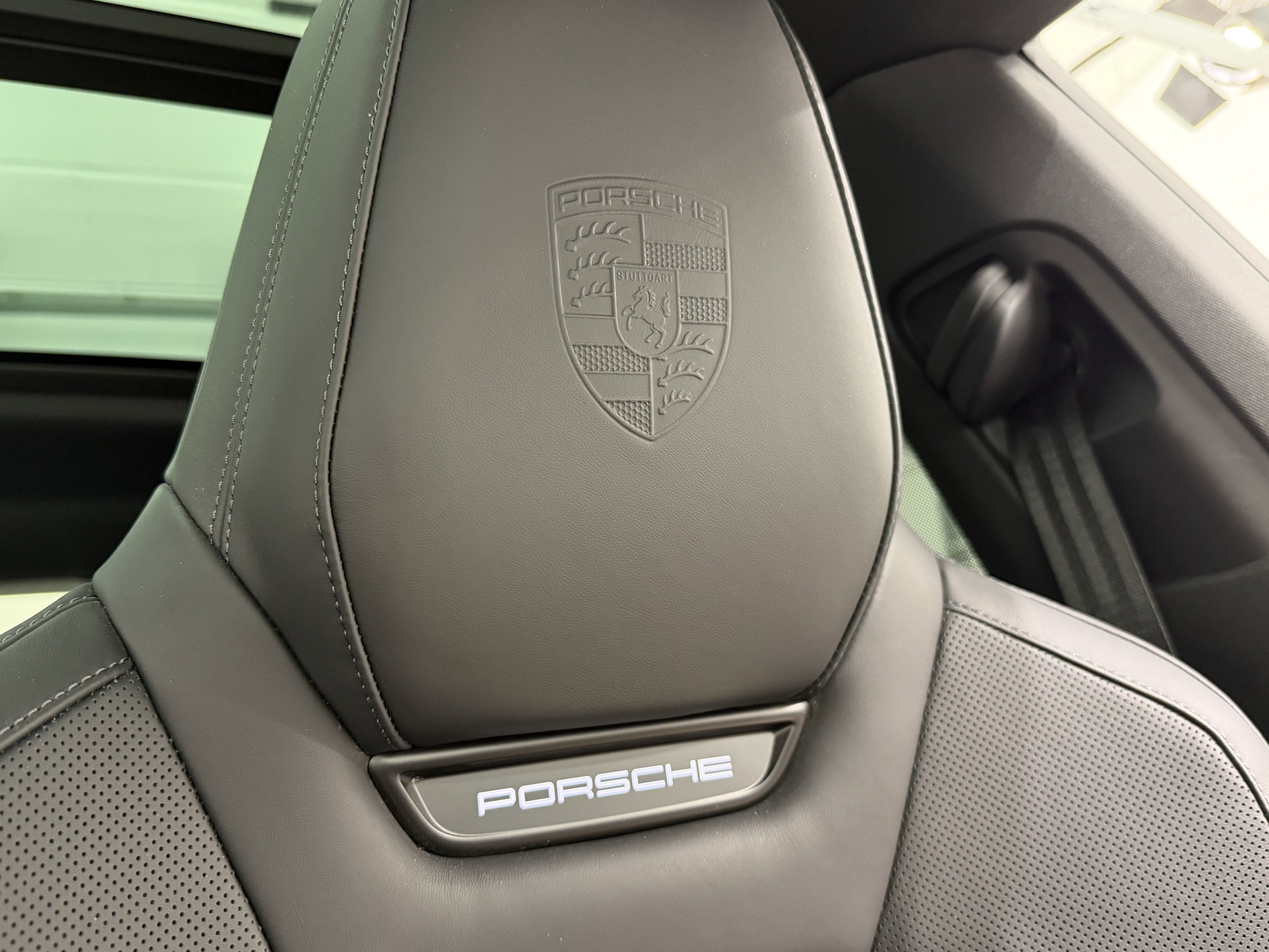 2025 Porsche Macan Electric 4S
