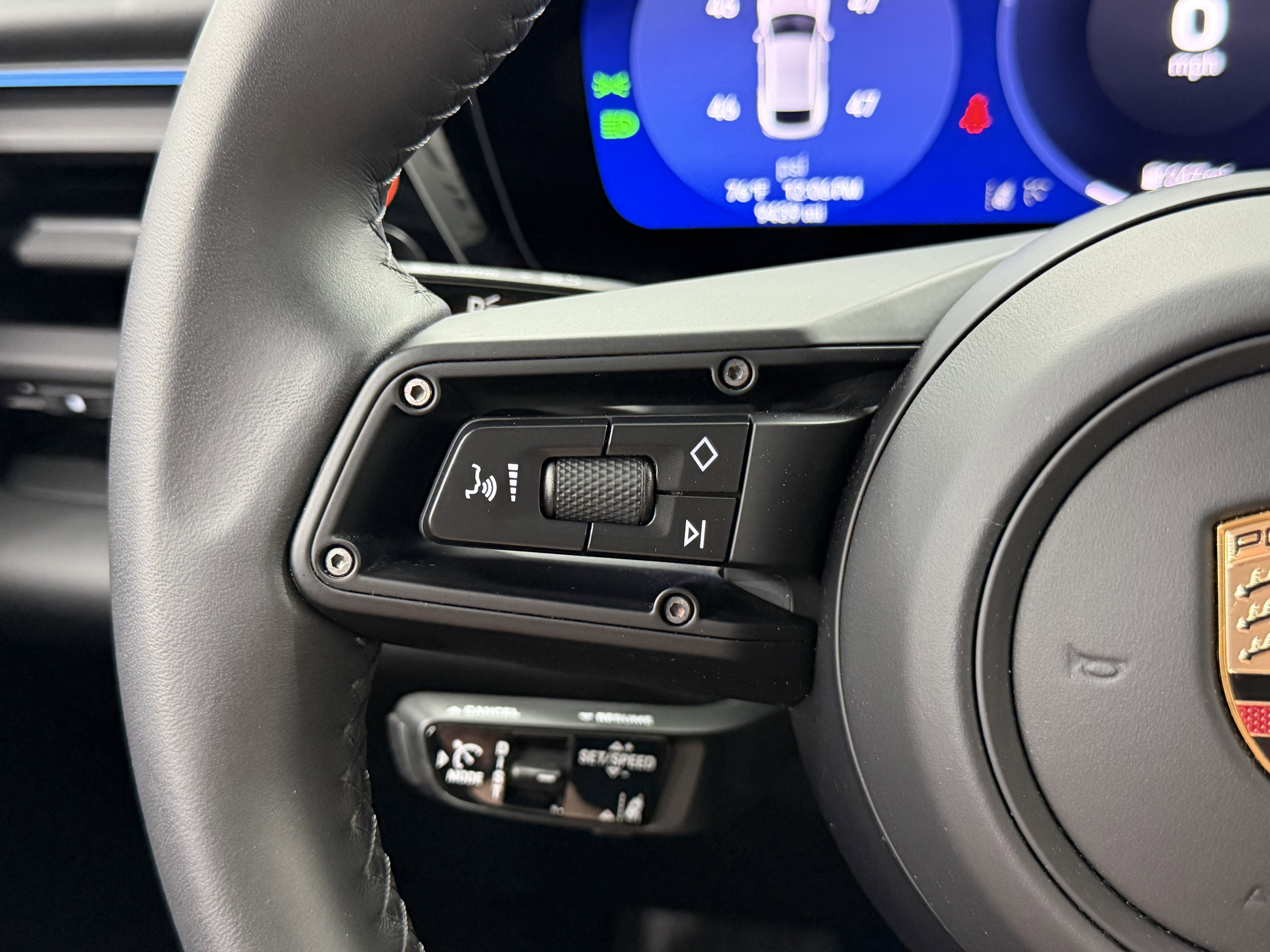 2025 Porsche Macan Electric 4S