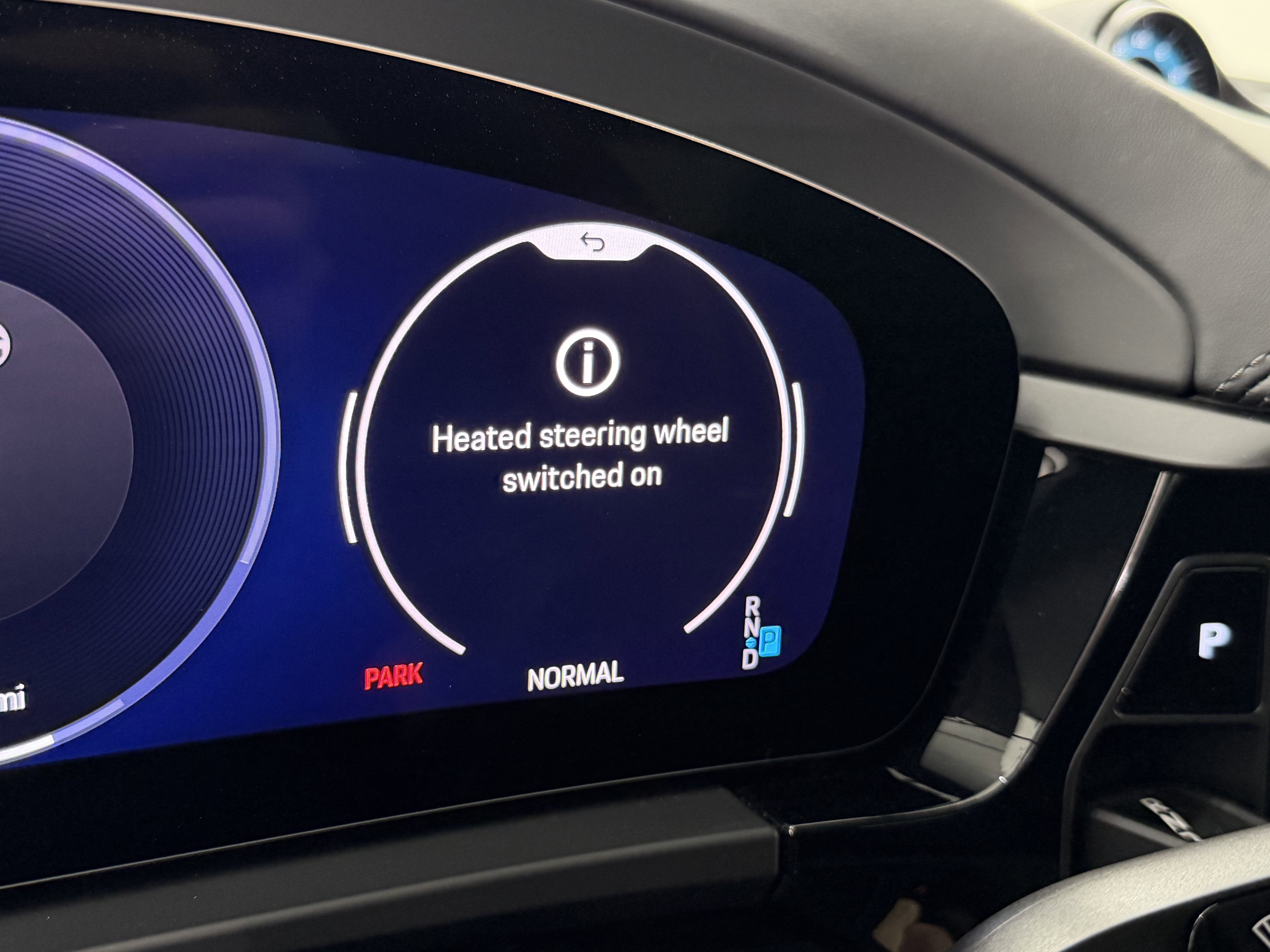 2025 Porsche Macan Electric 4S