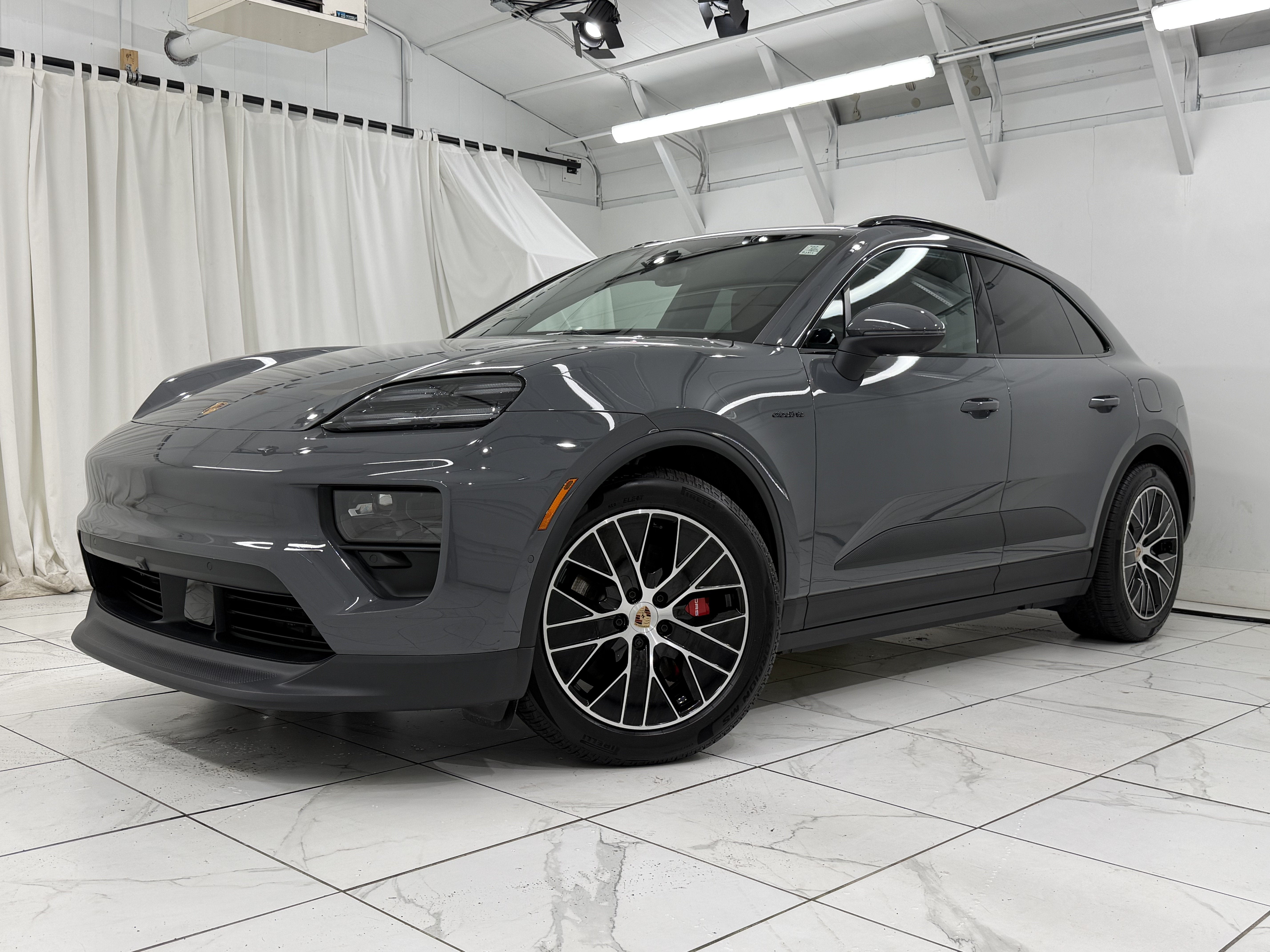 2025 Porsche Macan Electric 4S