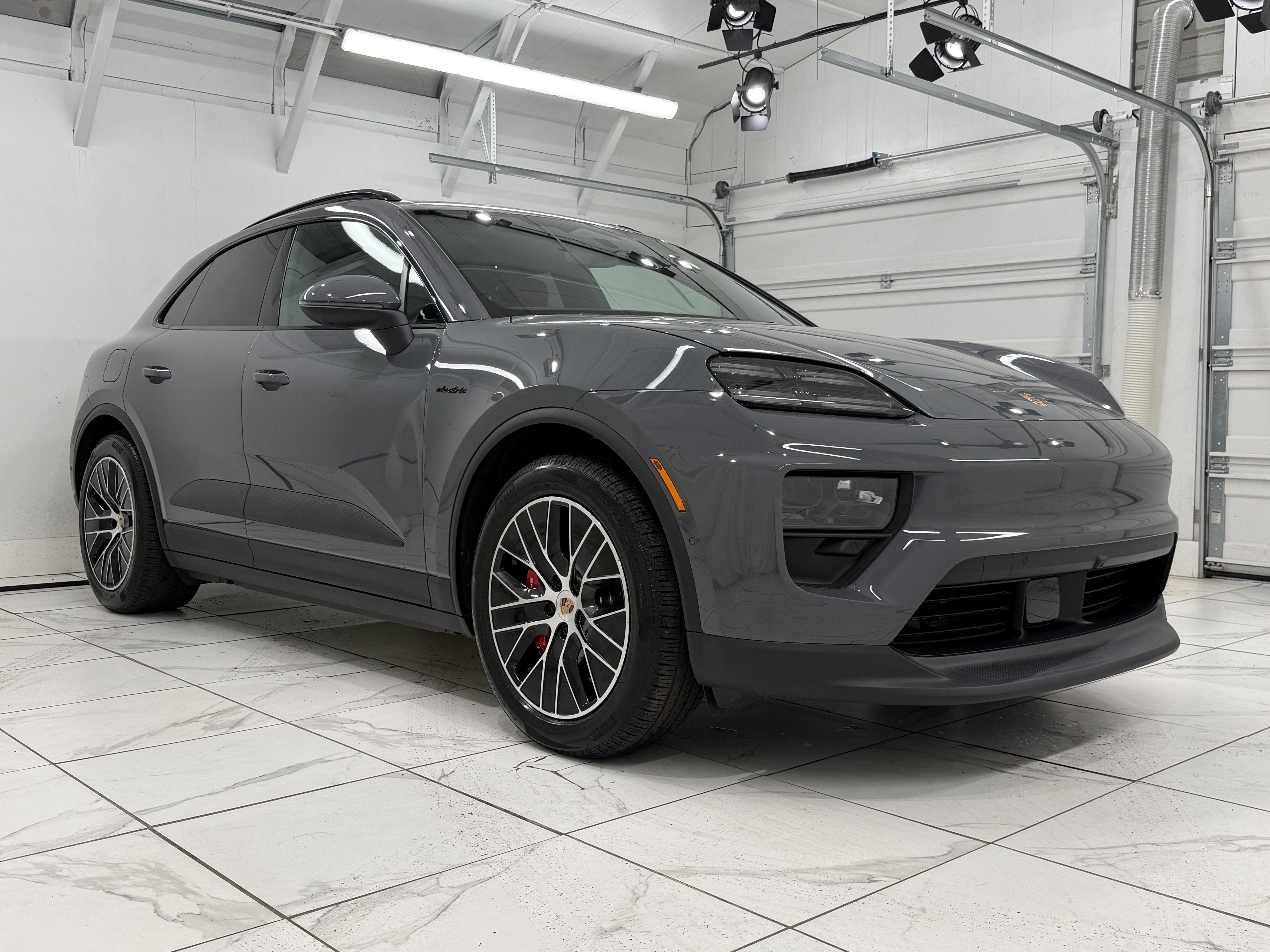 2025 Porsche Macan Electric 4S