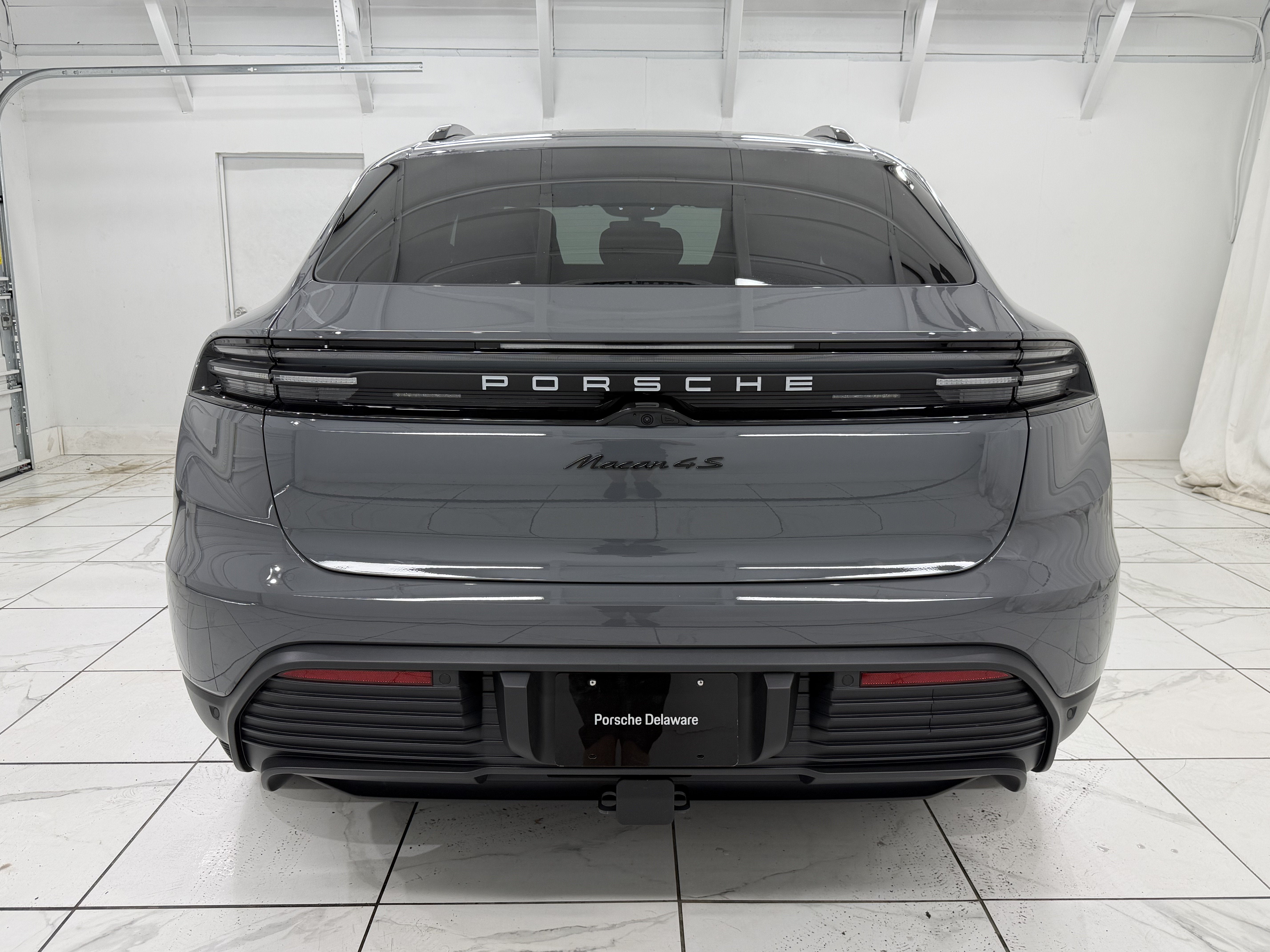 2025 Porsche Macan Electric 4S