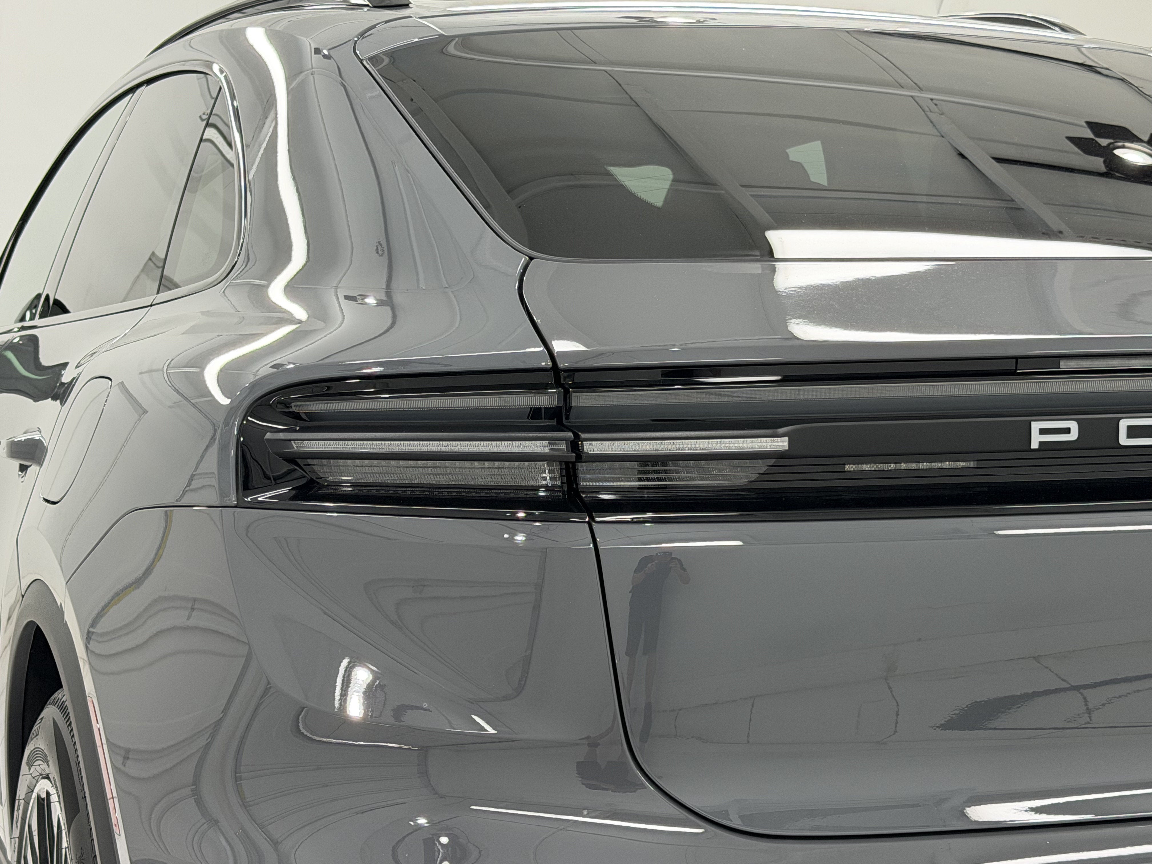 2025 Porsche Macan Electric 4S