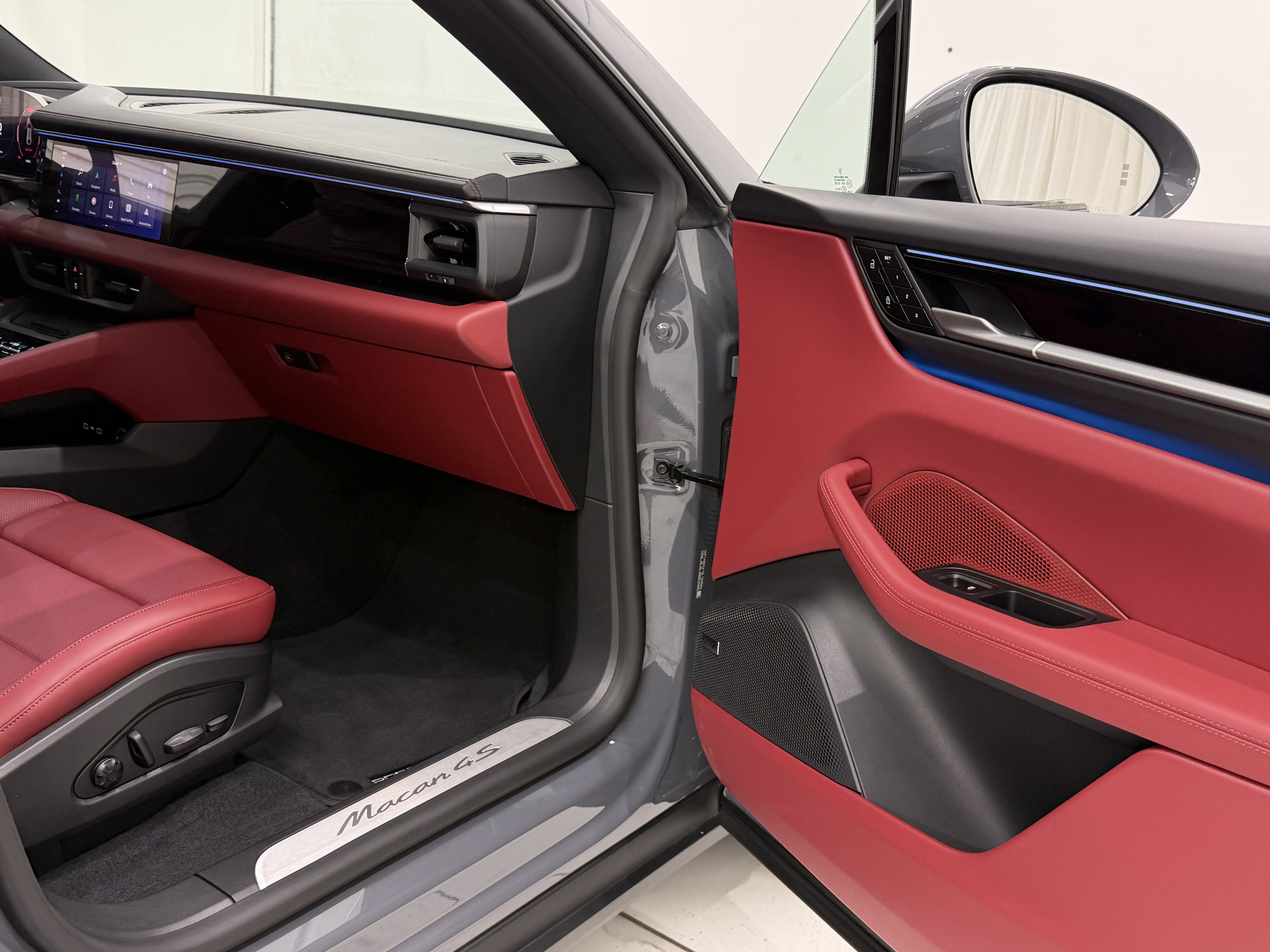2025 Porsche Macan Electric 4S