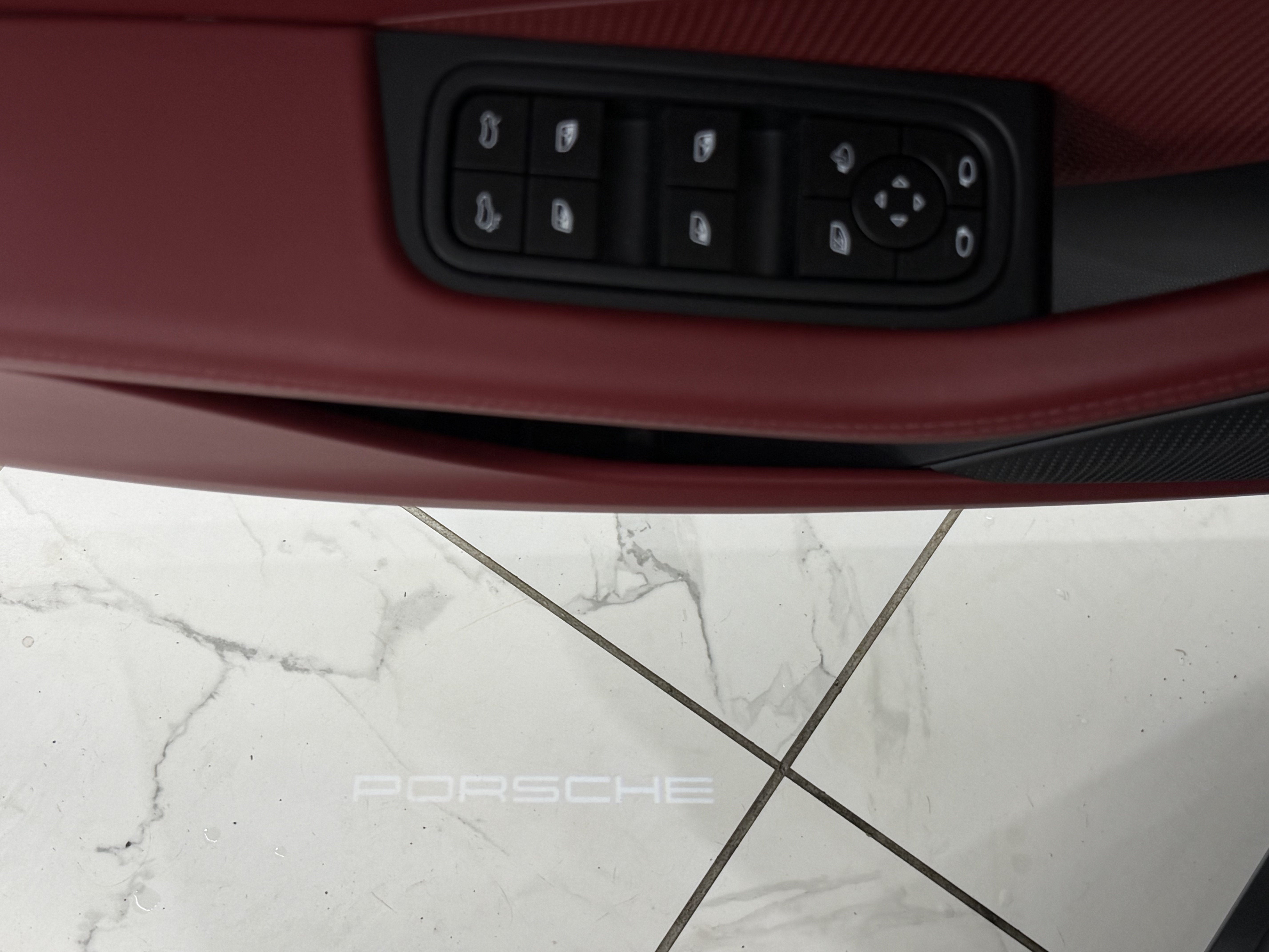 2025 Porsche Macan Electric 4S