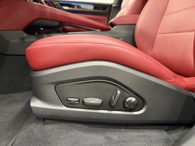 2025 Porsche Macan Electric 4S