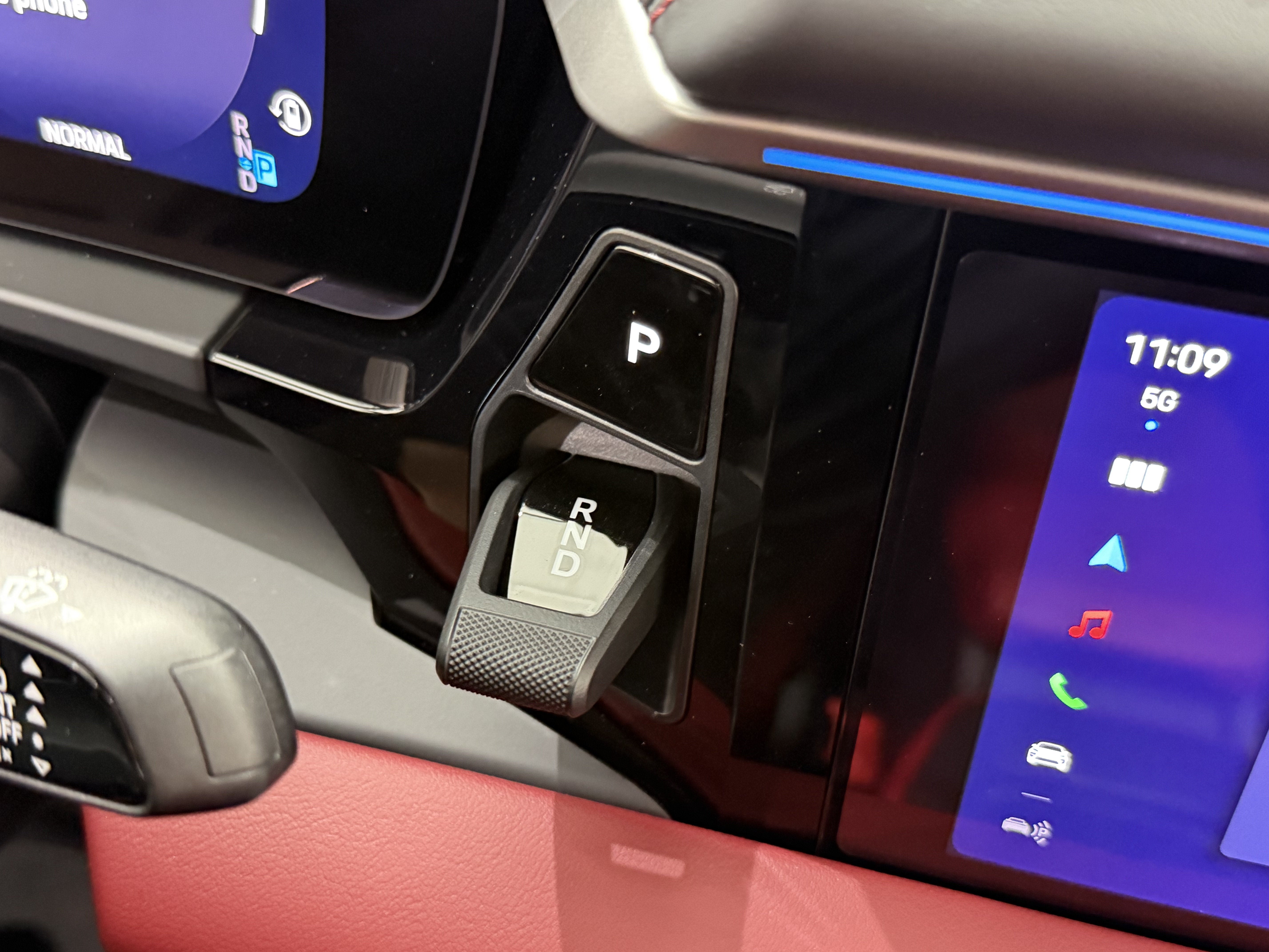 2025 Porsche Macan Electric 4S