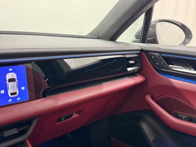 2025 Porsche Macan Electric 4S