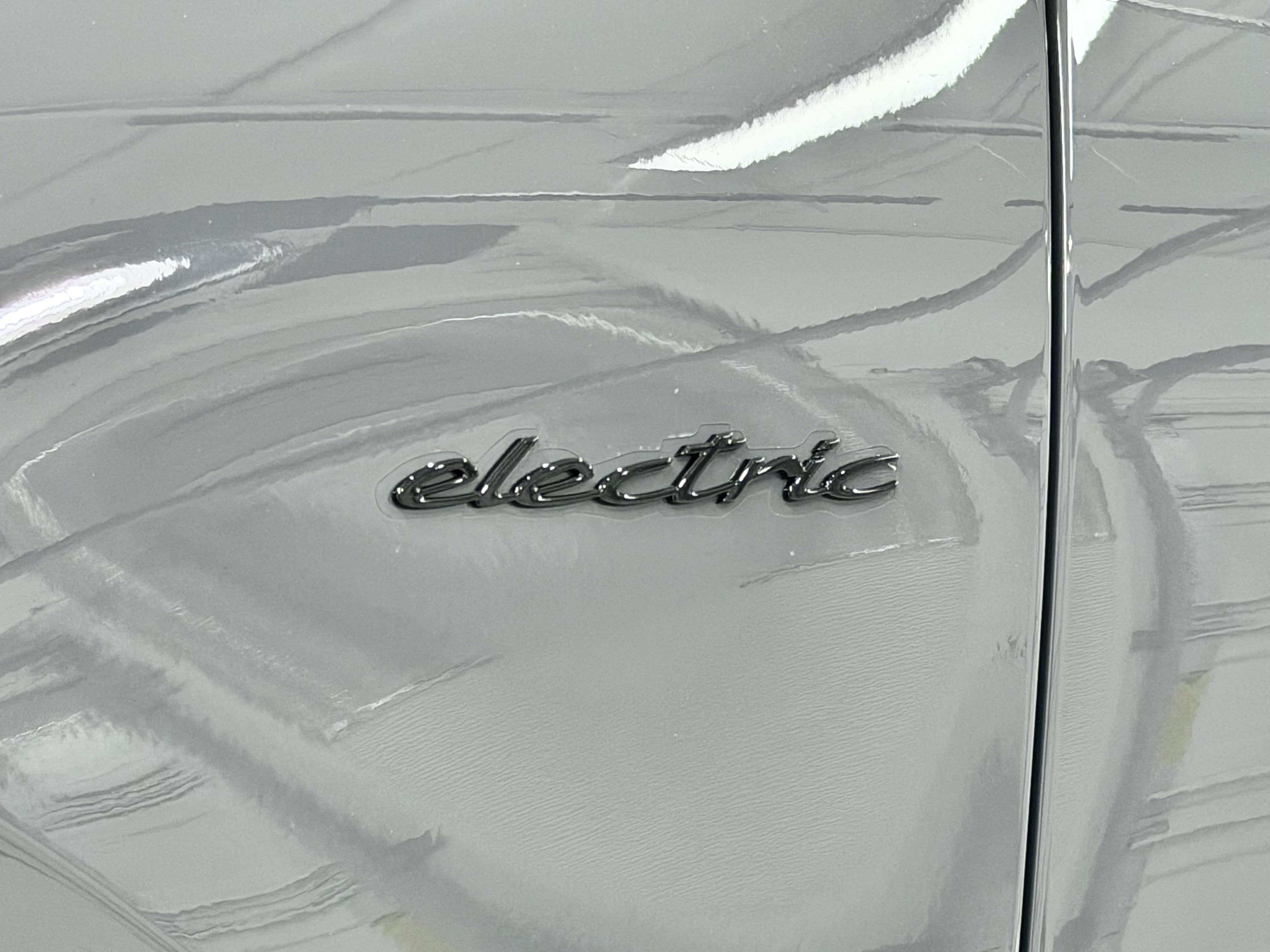 2025 Porsche Macan Electric 4S