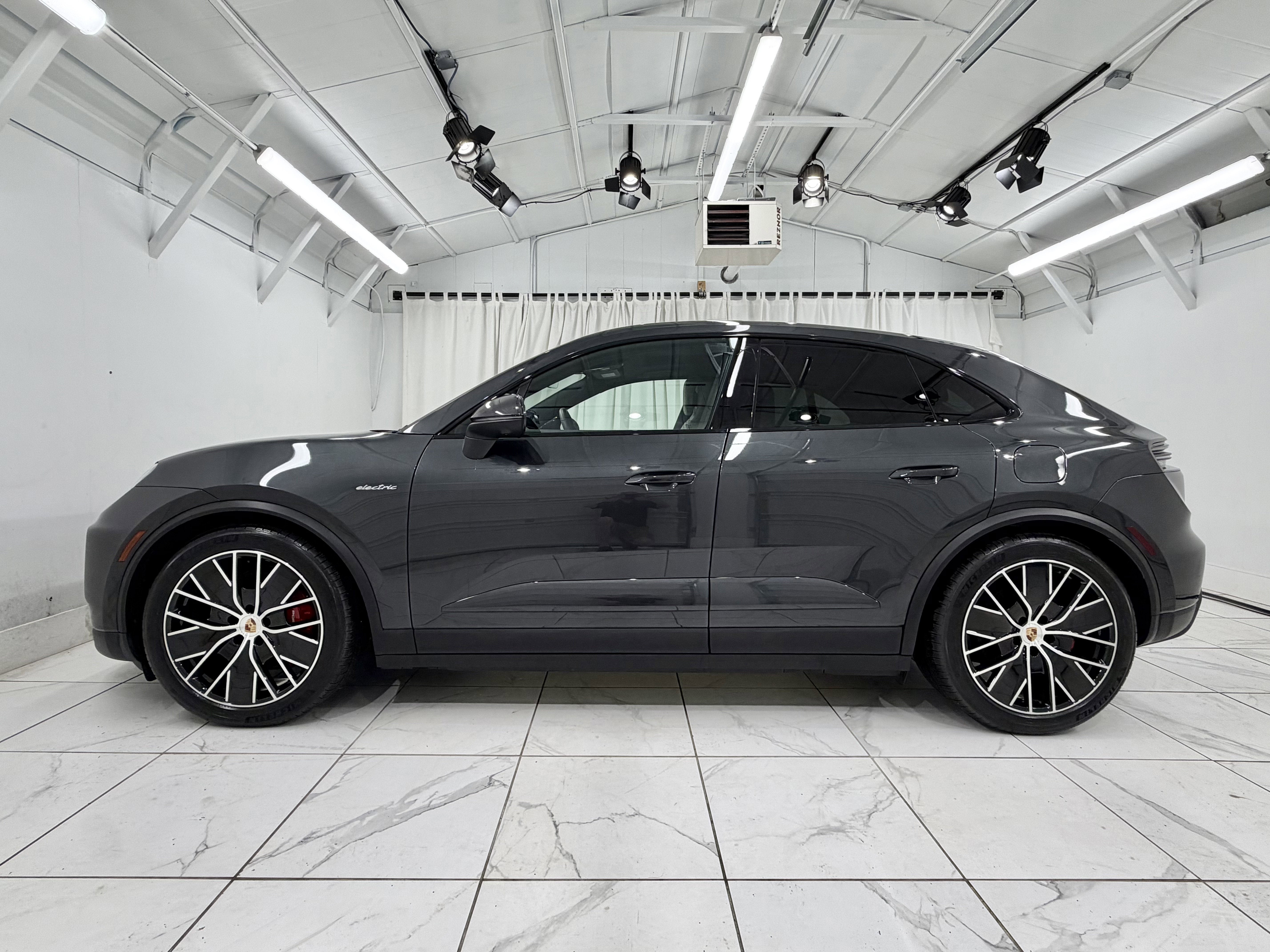 2025 Porsche Macan Electric 4S