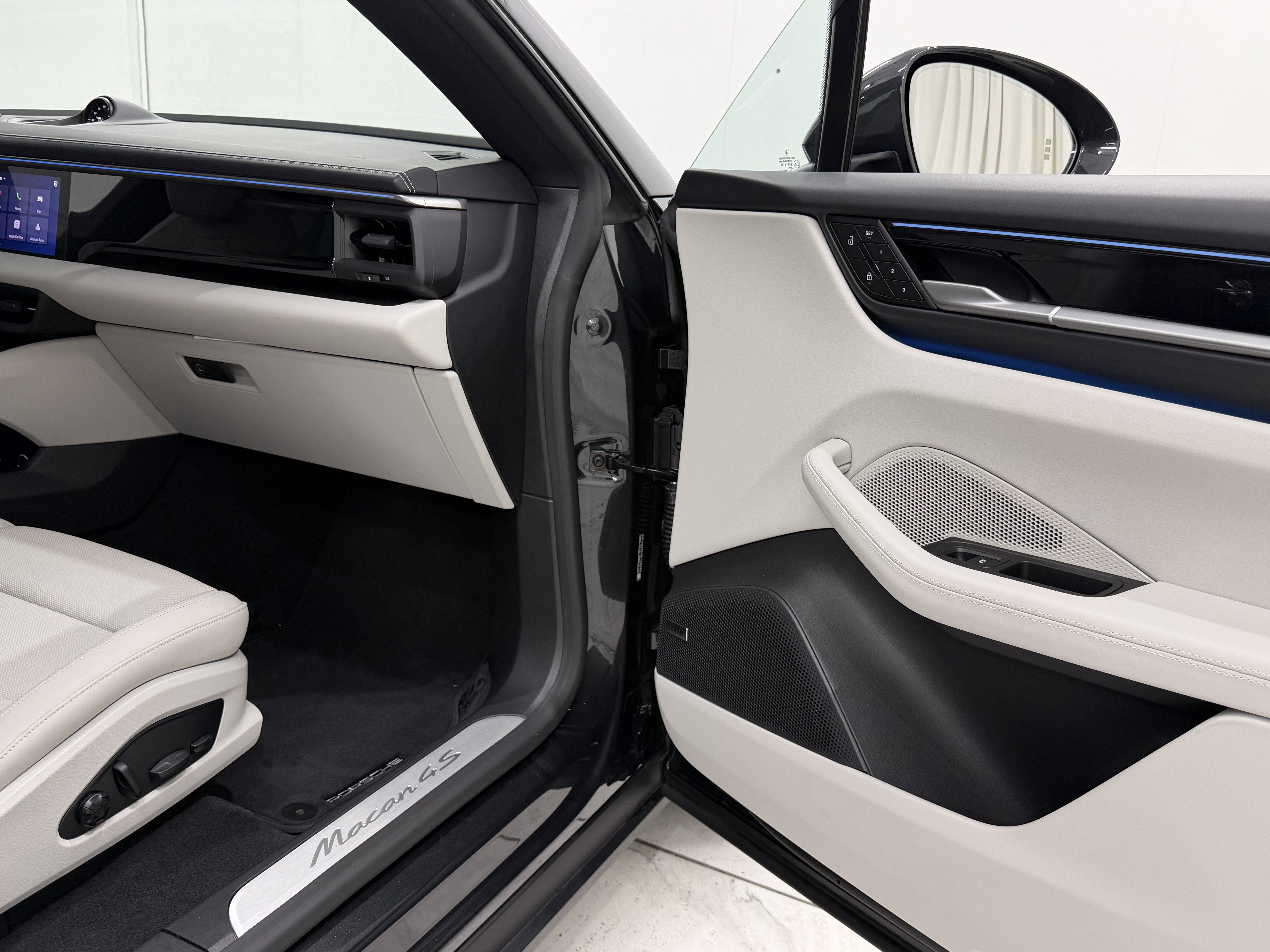 2025 Porsche Macan Electric 4S