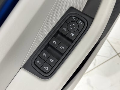 2025 Porsche Macan Electric 4S