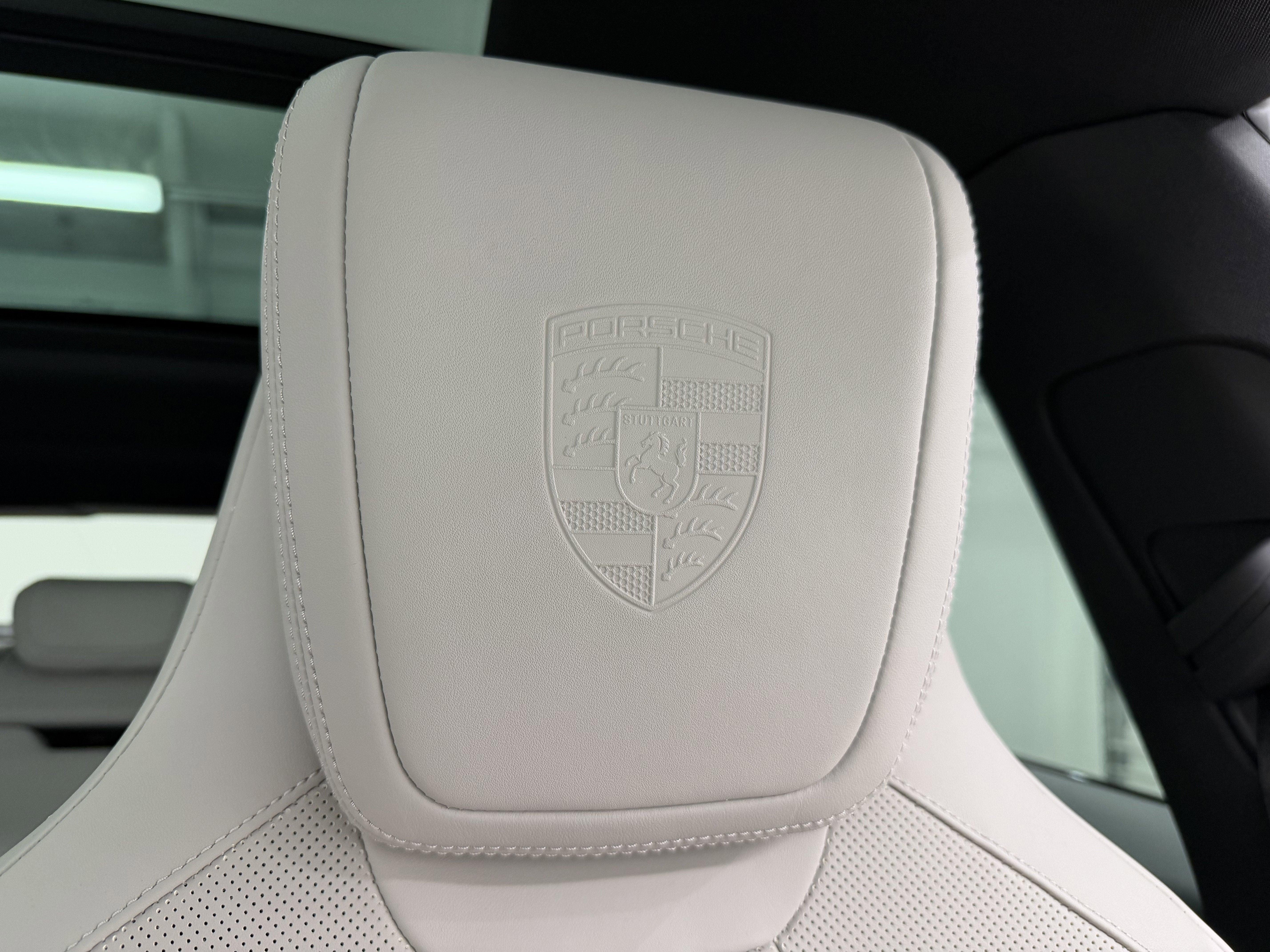 2025 Porsche Macan Electric 4S
