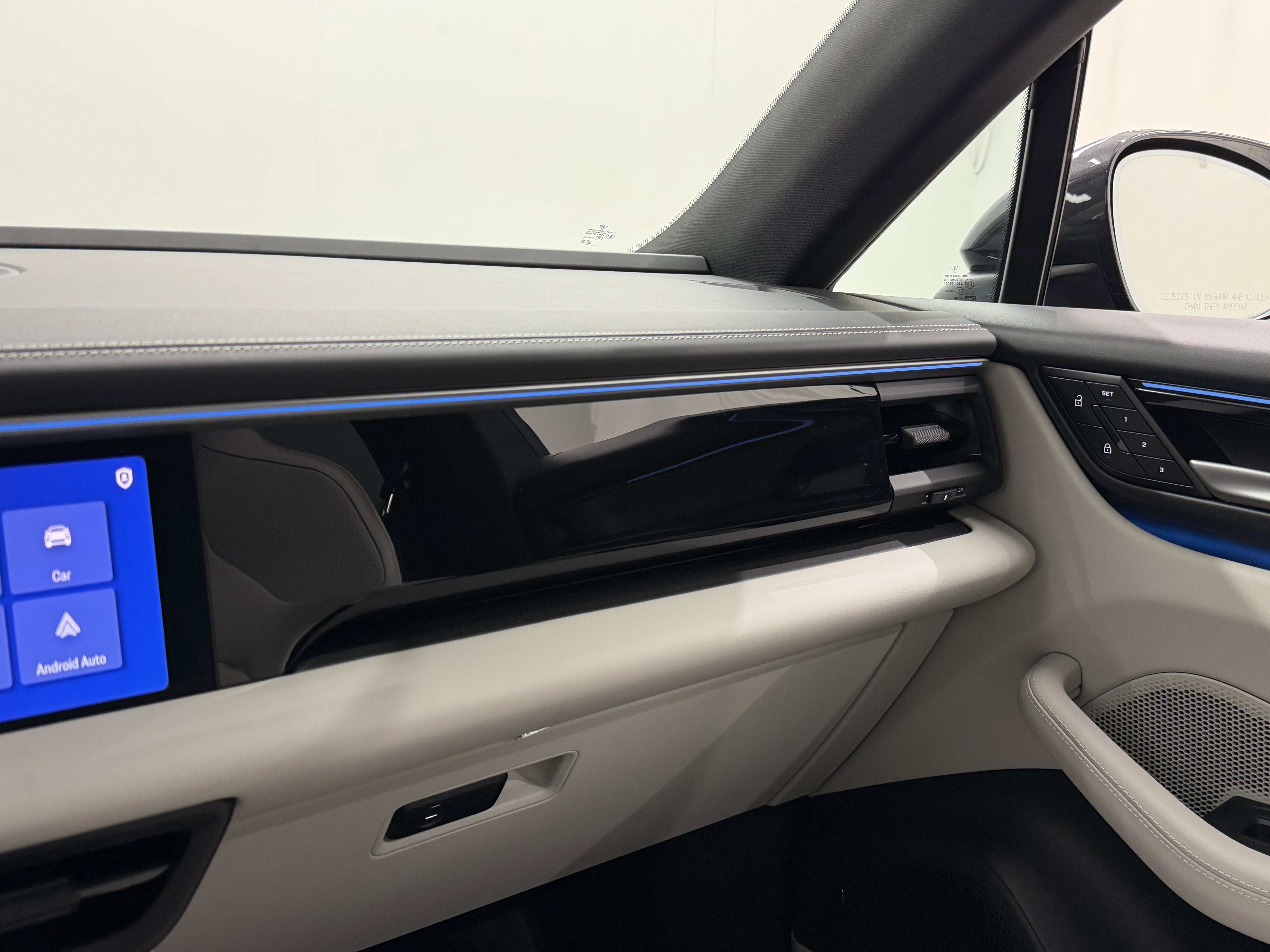 2025 Porsche Macan Electric 4S