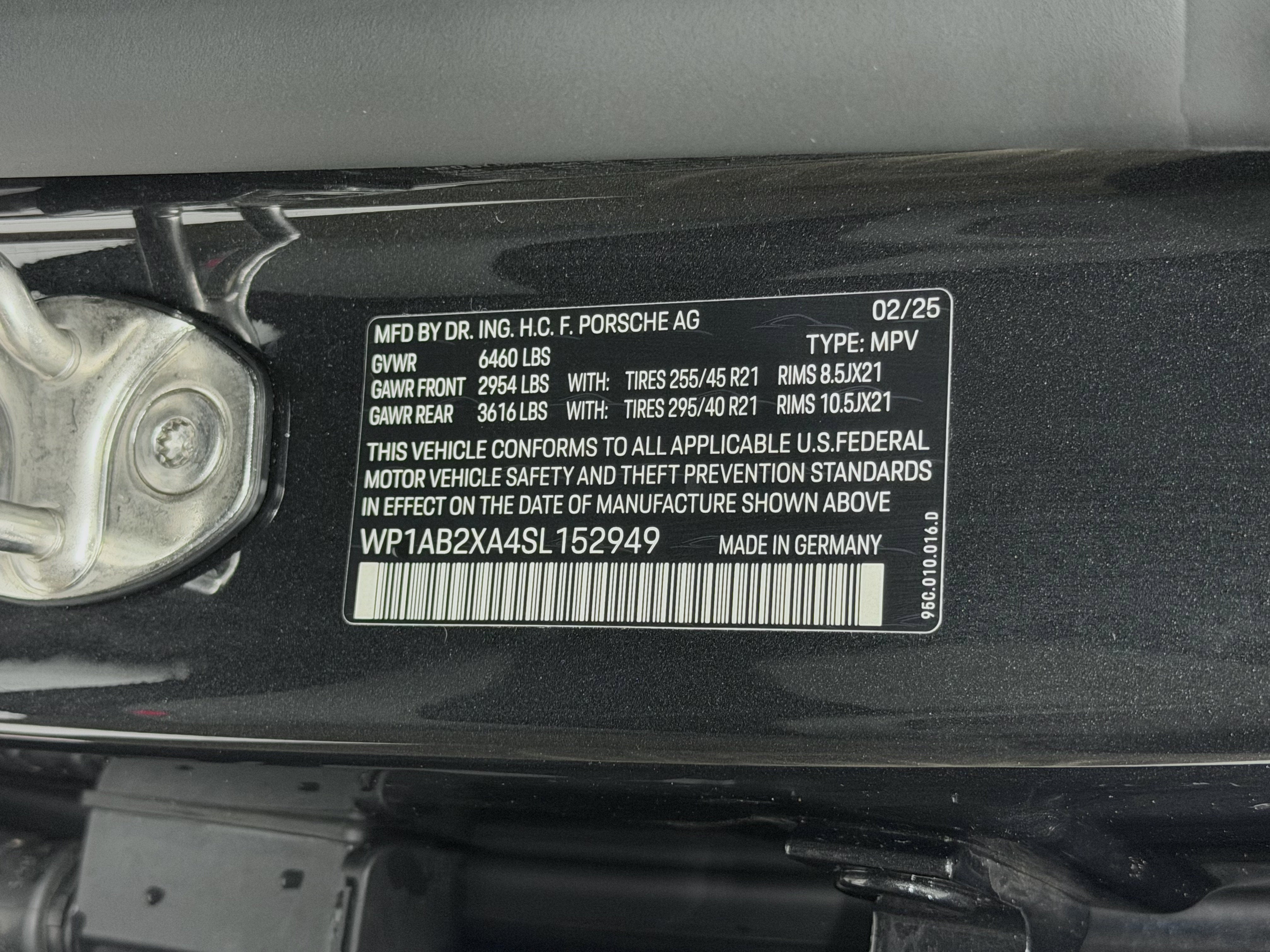 2025 Porsche Macan Electric 4S