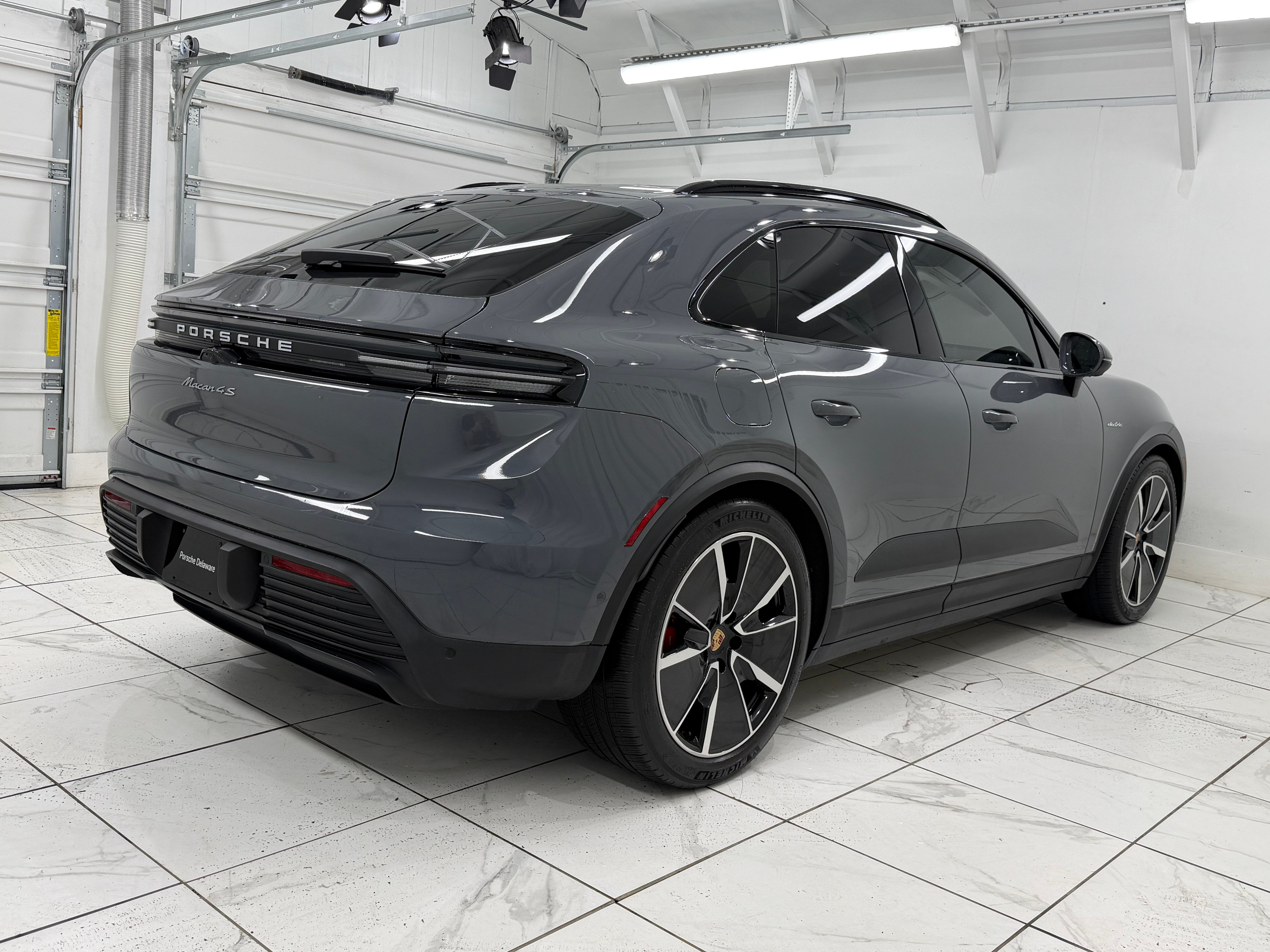 2025 Porsche Macan Electric 4S