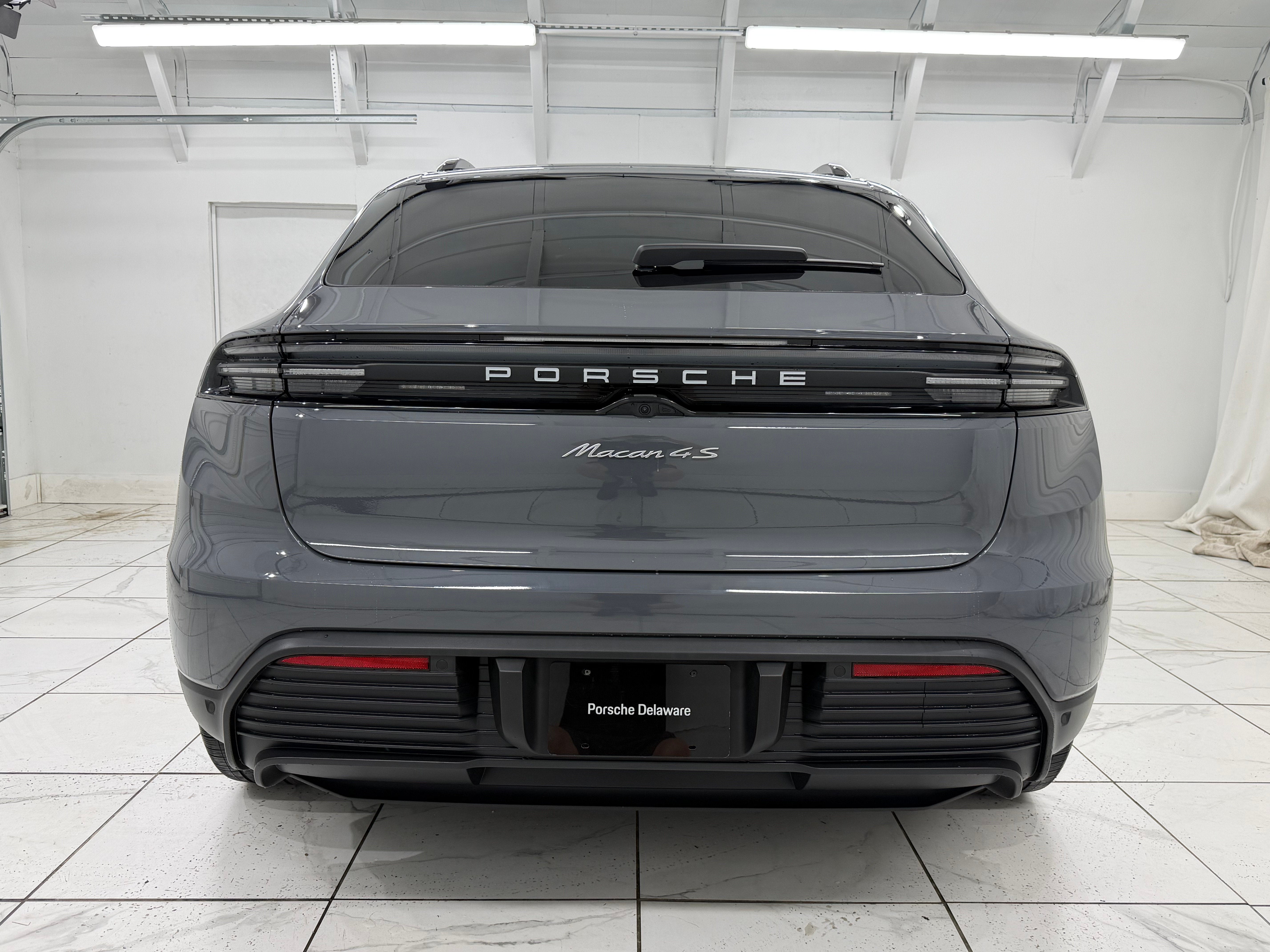 2025 Porsche Macan Electric 4S