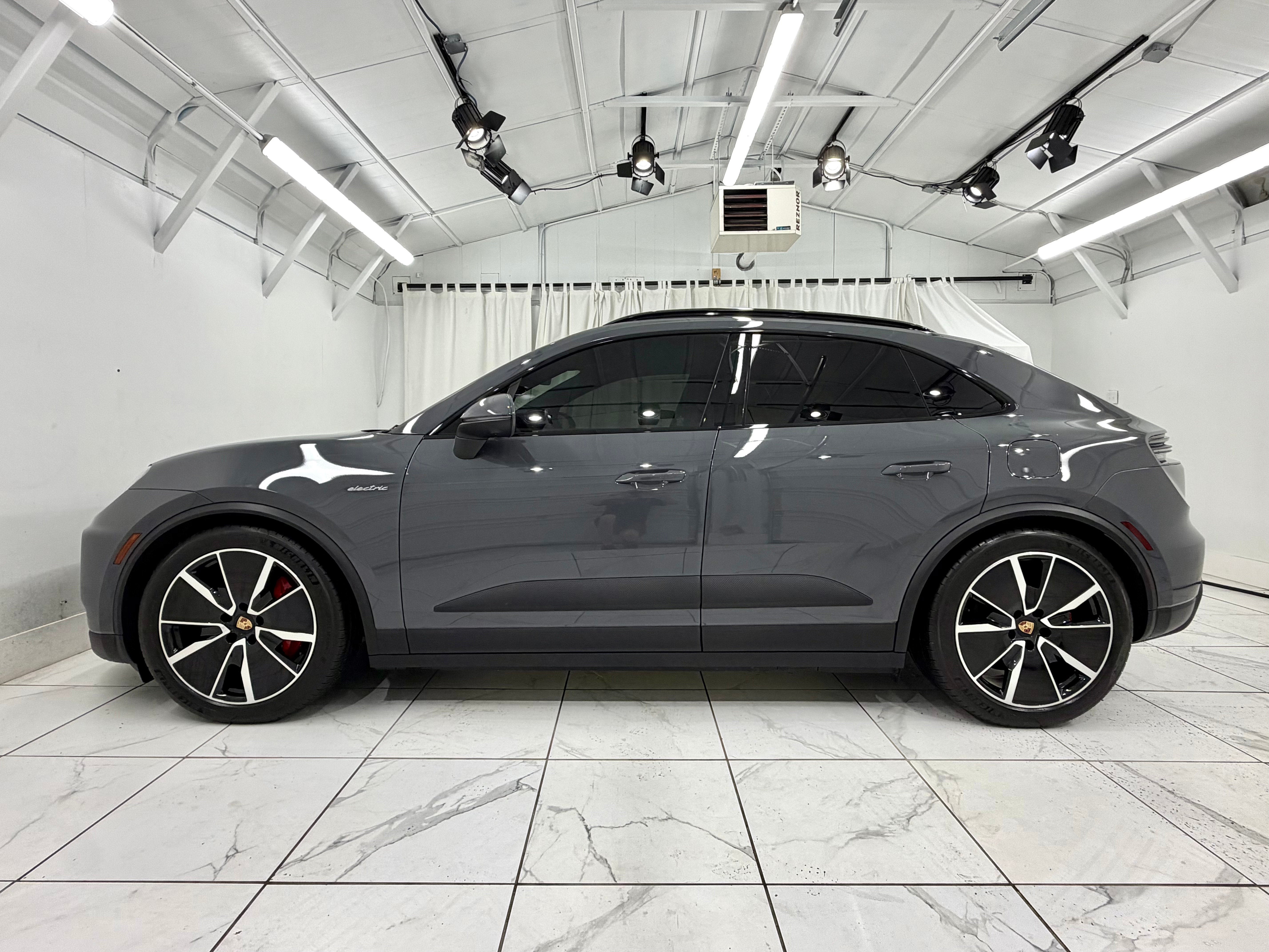 2025 Porsche Macan Electric 4S