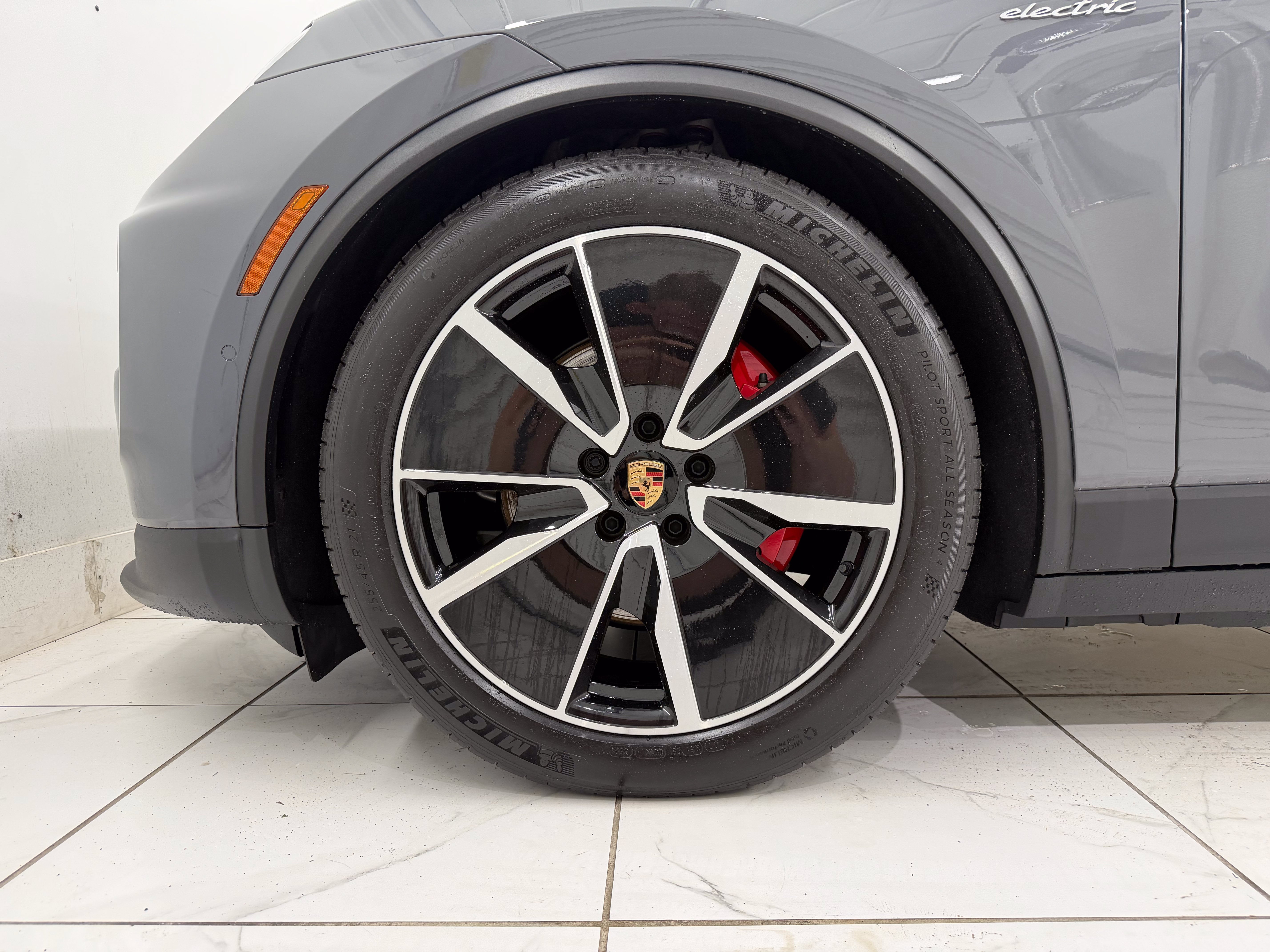 2025 Porsche Macan Electric 4S