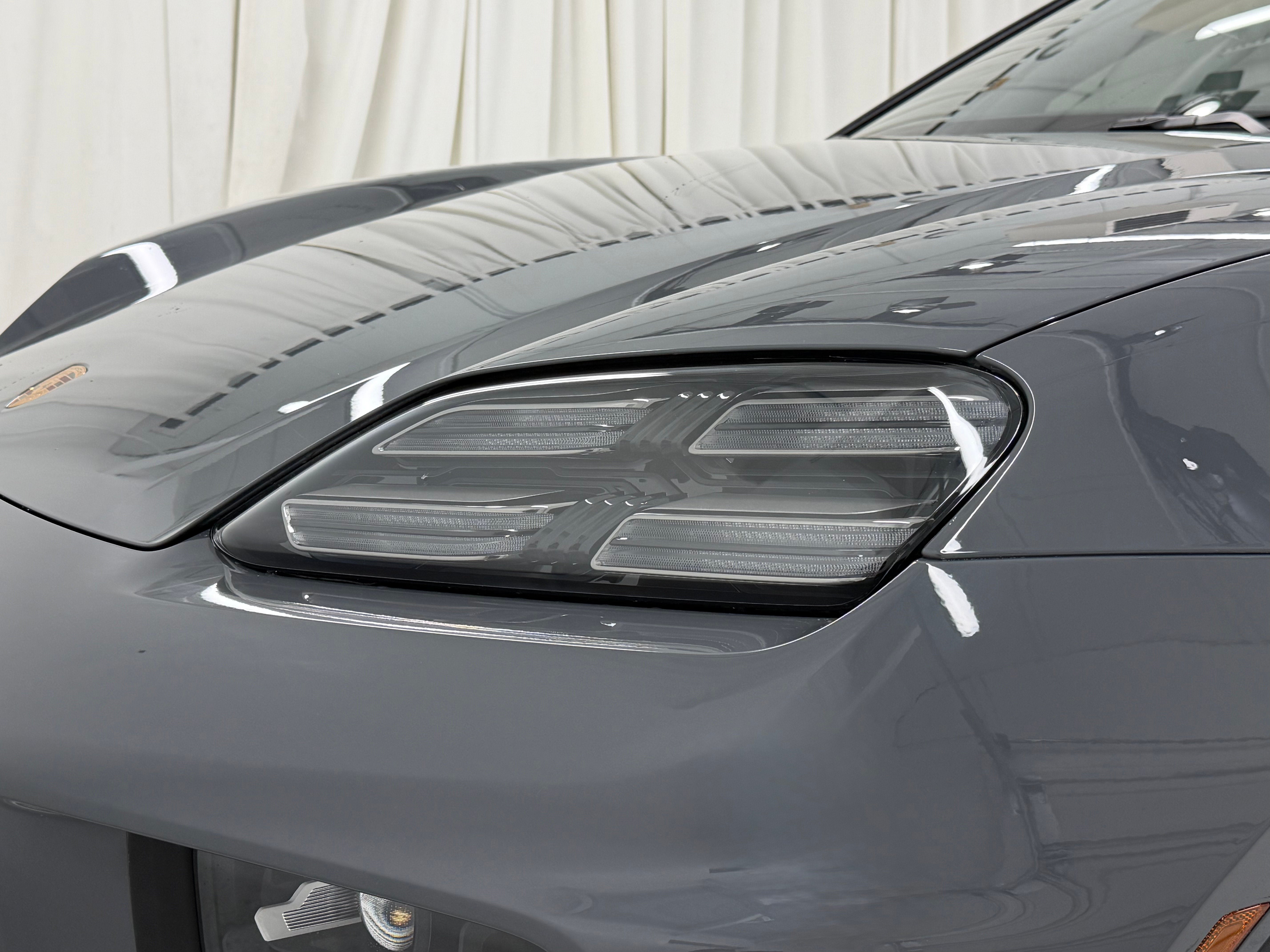 2025 Porsche Macan Electric 4S